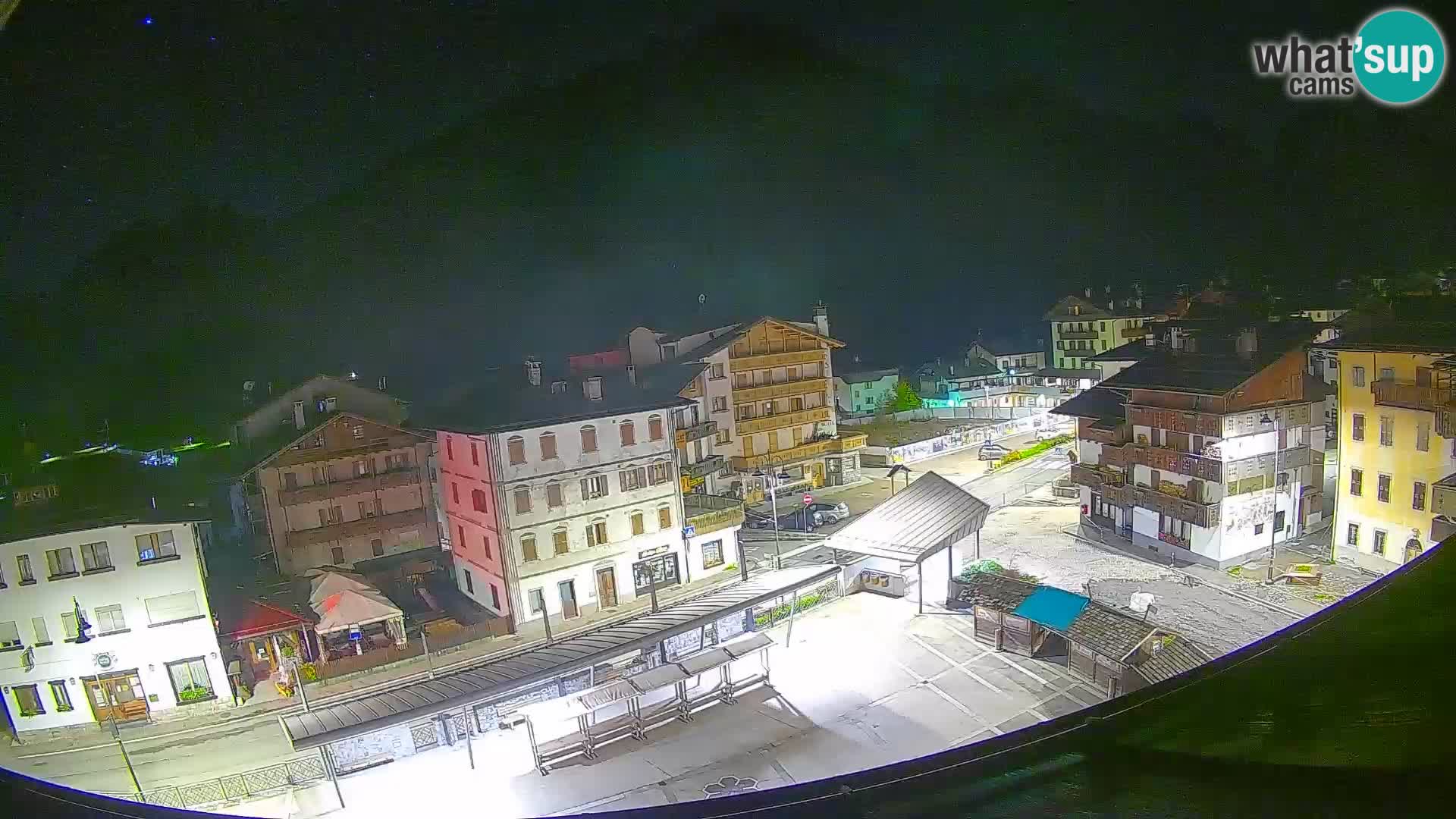 Plaza principal de Forni di Sopra