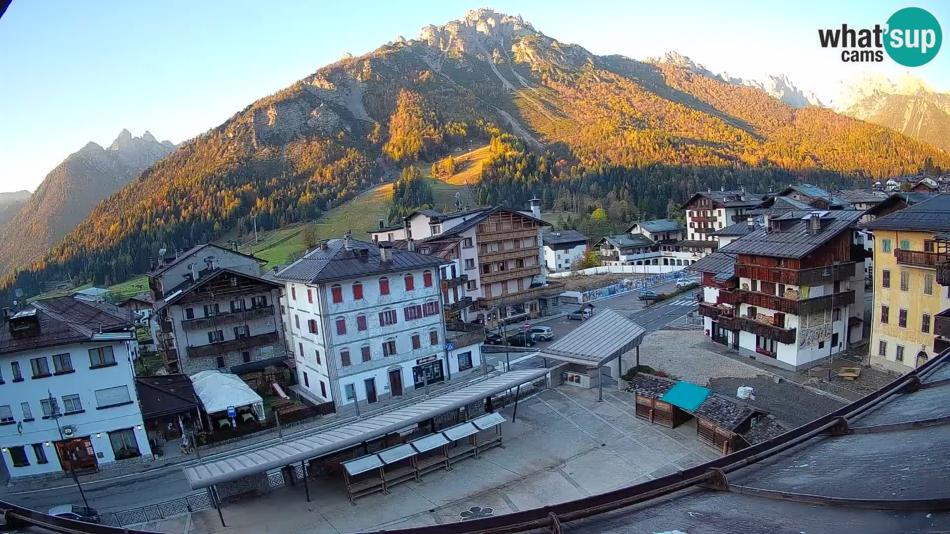 Piazza centrale di Forni di Sopra