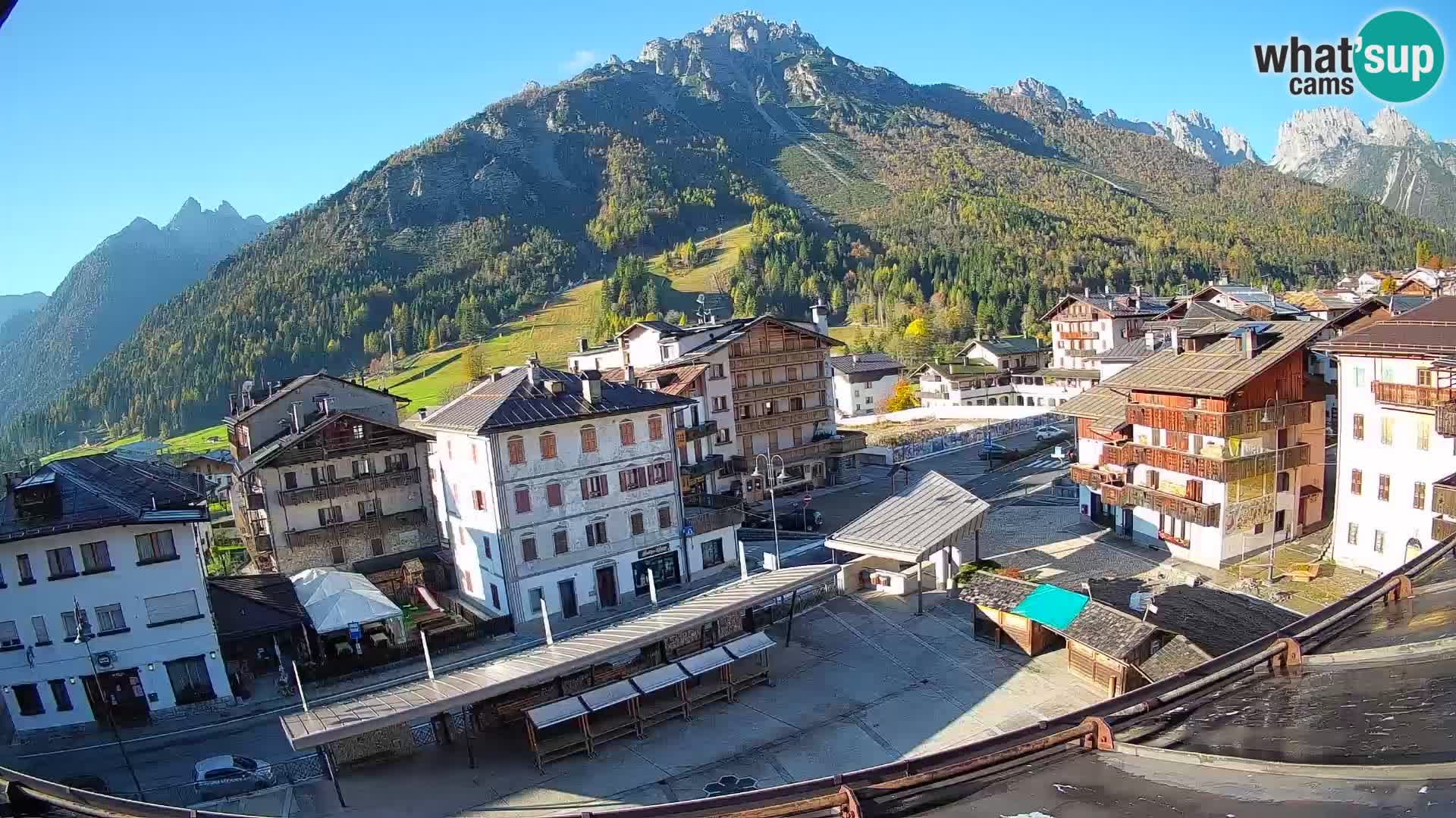 Piazza centrale di Forni di Sopra