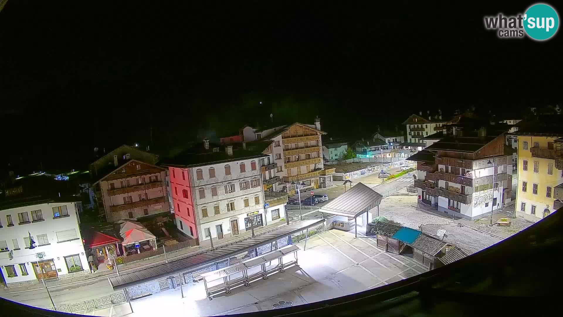 Piazza centrale di Forni di Sopra