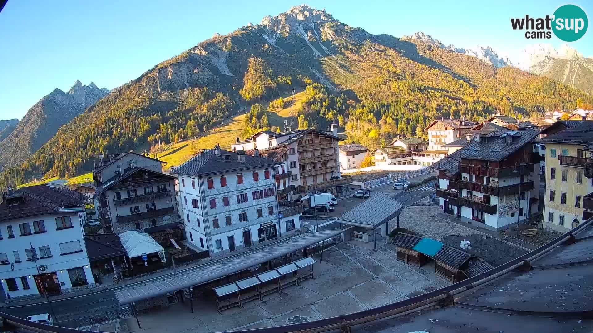 Plaza principal de Forni di Sopra