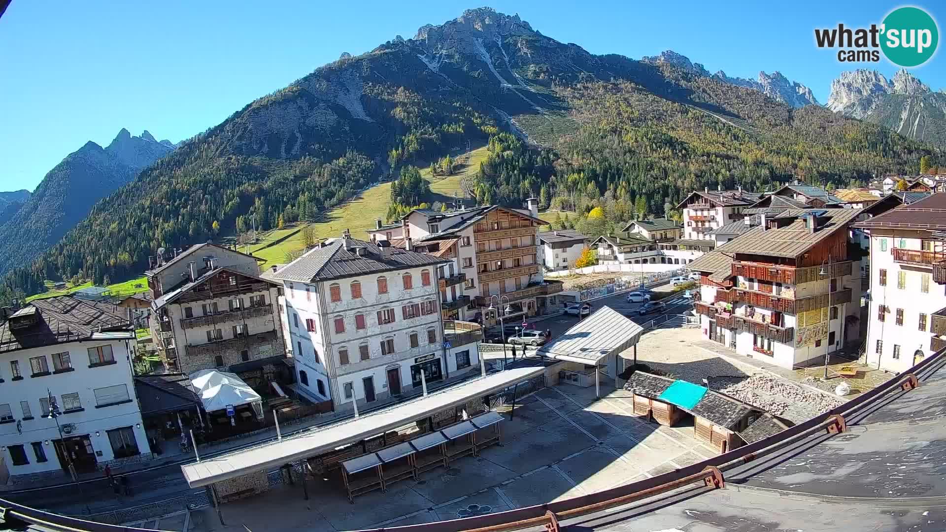 Plaza principal de Forni di Sopra