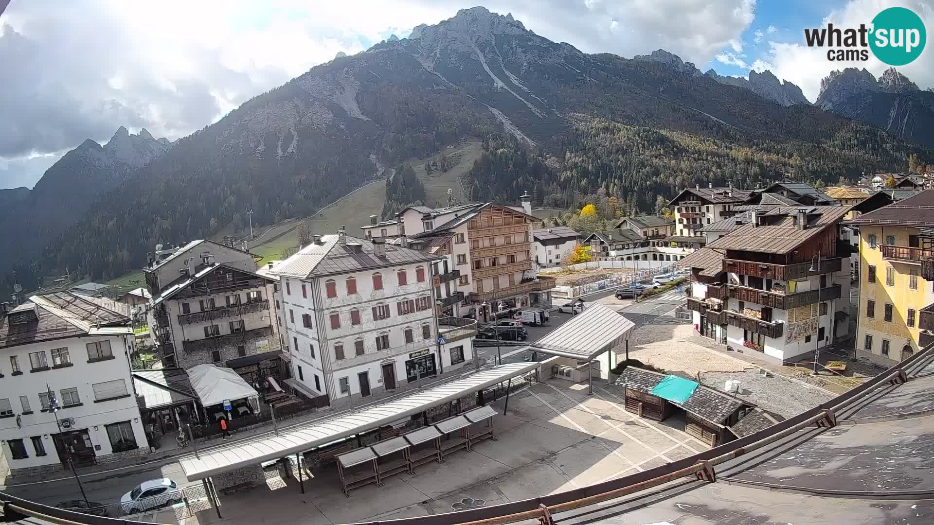 Piazza centrale di Forni di Sopra