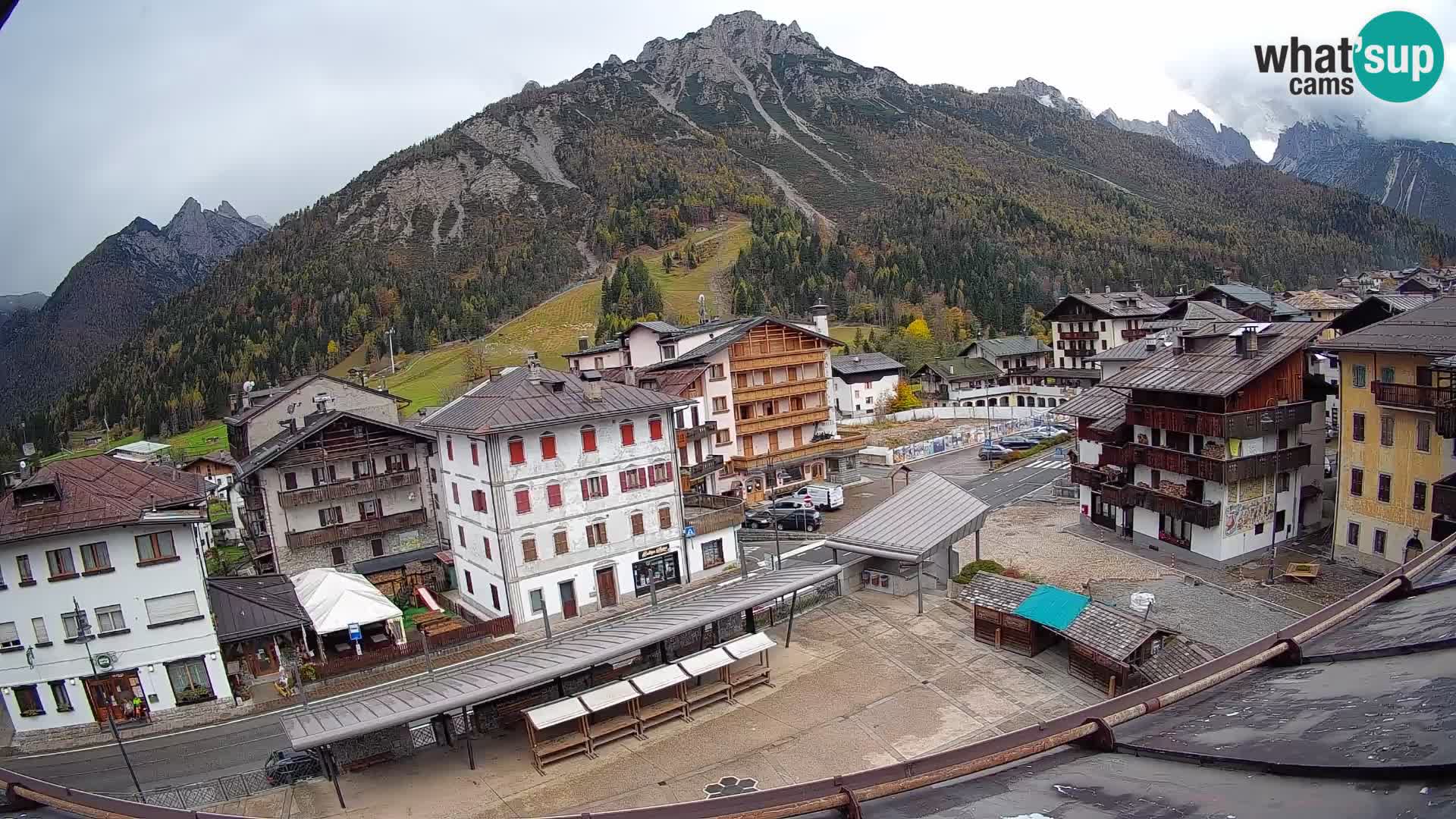 Hauptplatz von Forni di Sopra