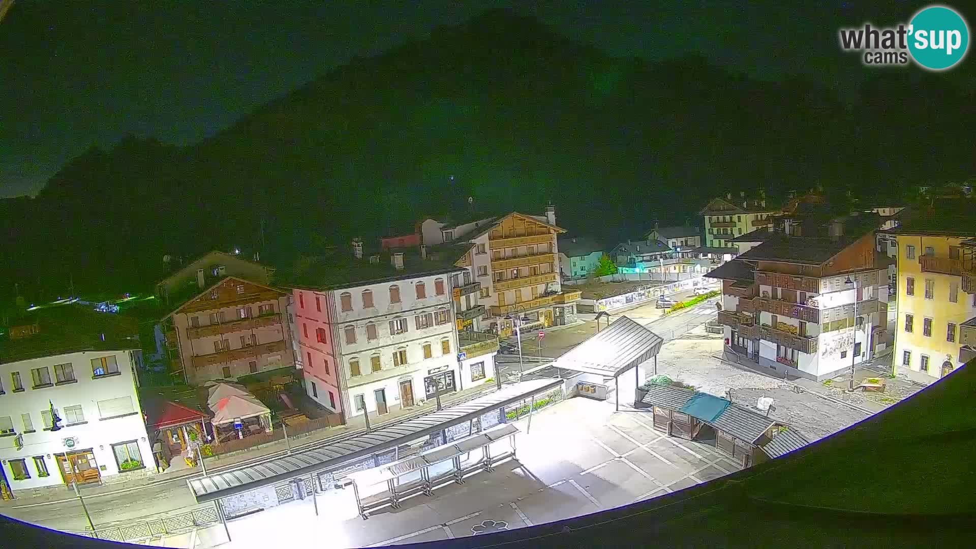Plaza principal de Forni di Sopra