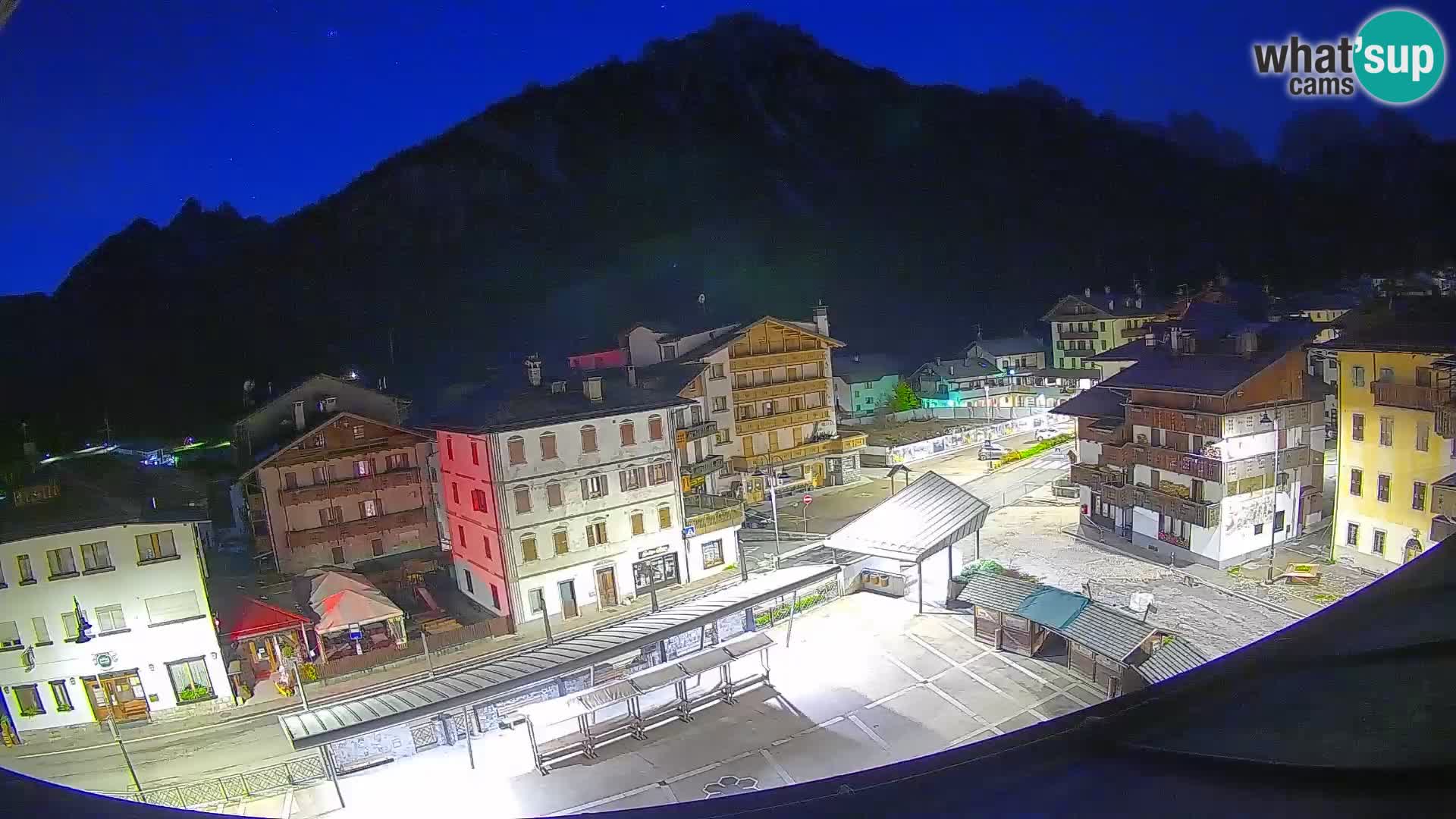 Plaza principal de Forni di Sopra