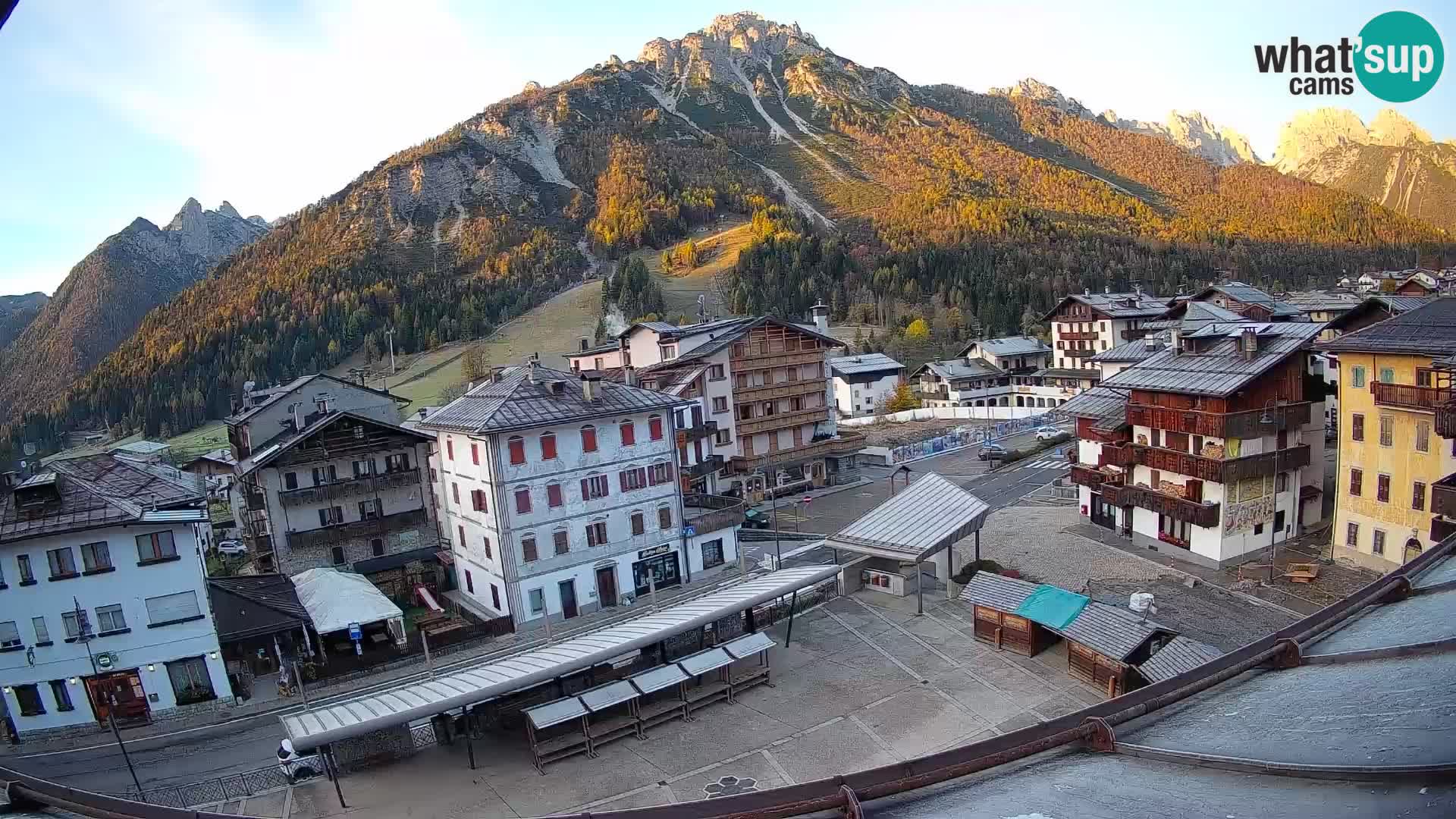 Plaza principal de Forni di Sopra