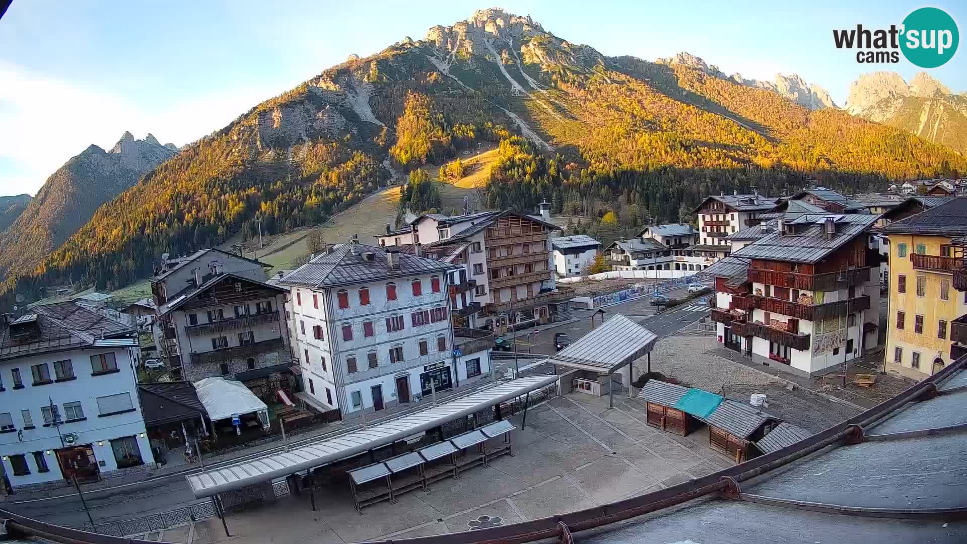 Piazza centrale di Forni di Sopra