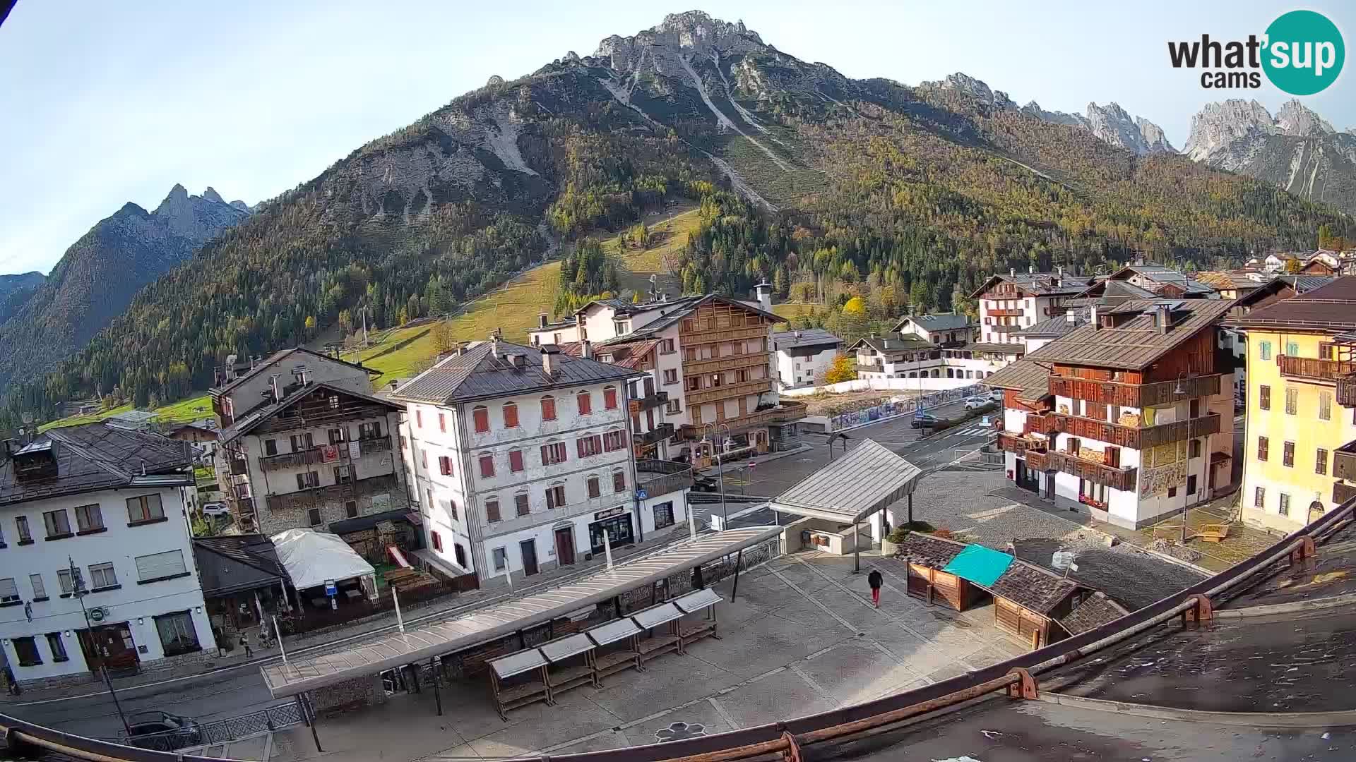 Piazza centrale di Forni di Sopra