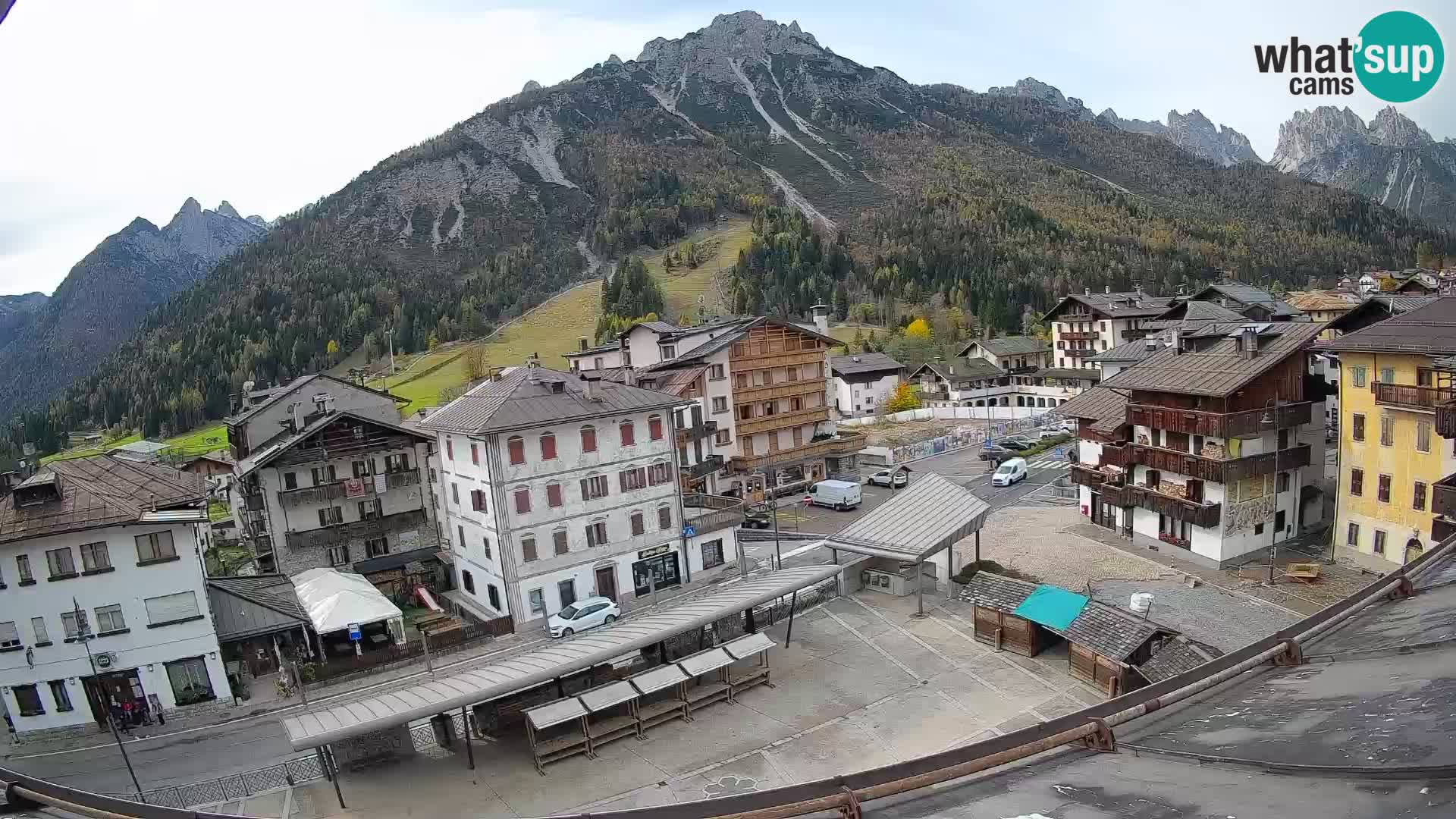 Piazza centrale di Forni di Sopra