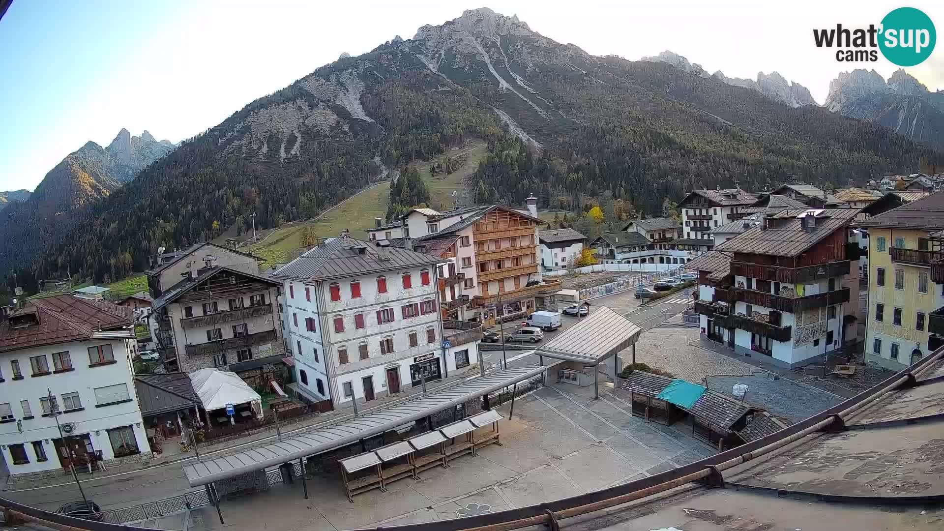 Piazza centrale di Forni di Sopra