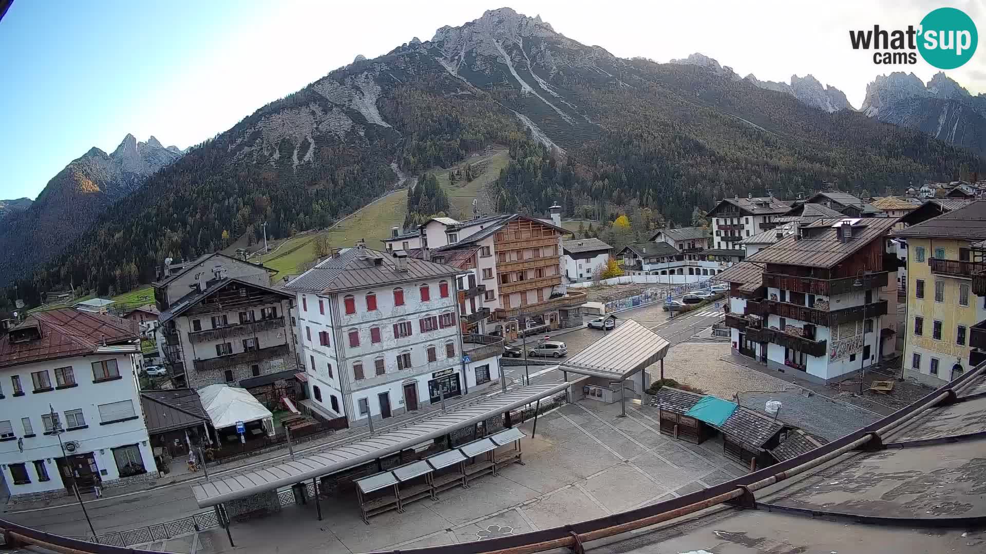 Piazza centrale di Forni di Sopra