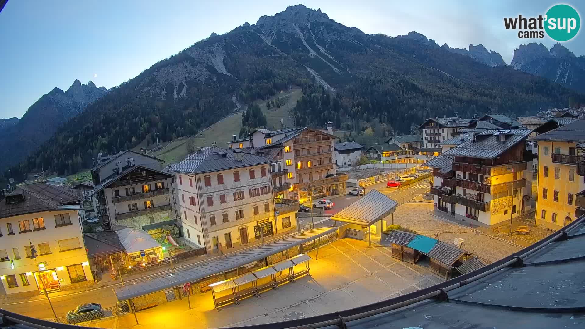 Piazza centrale di Forni di Sopra