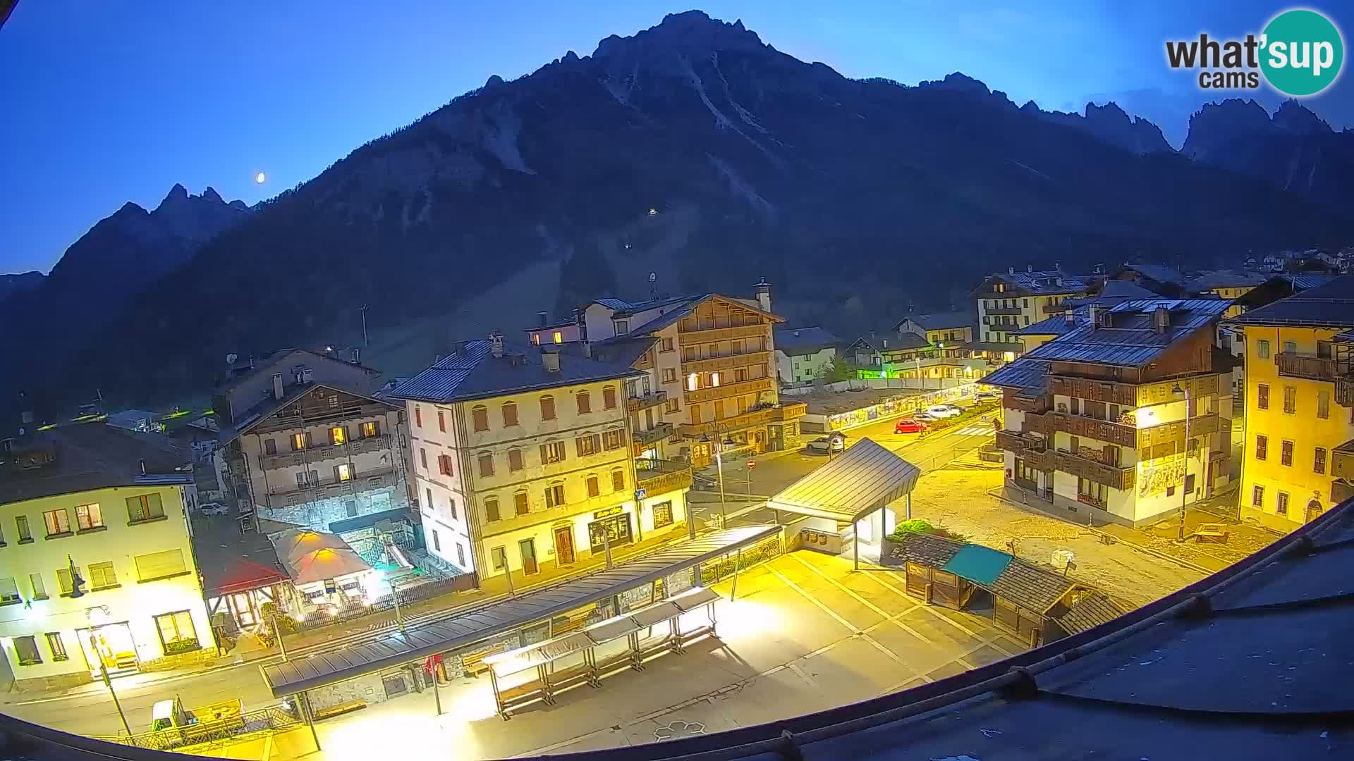Piazza centrale di Forni di Sopra