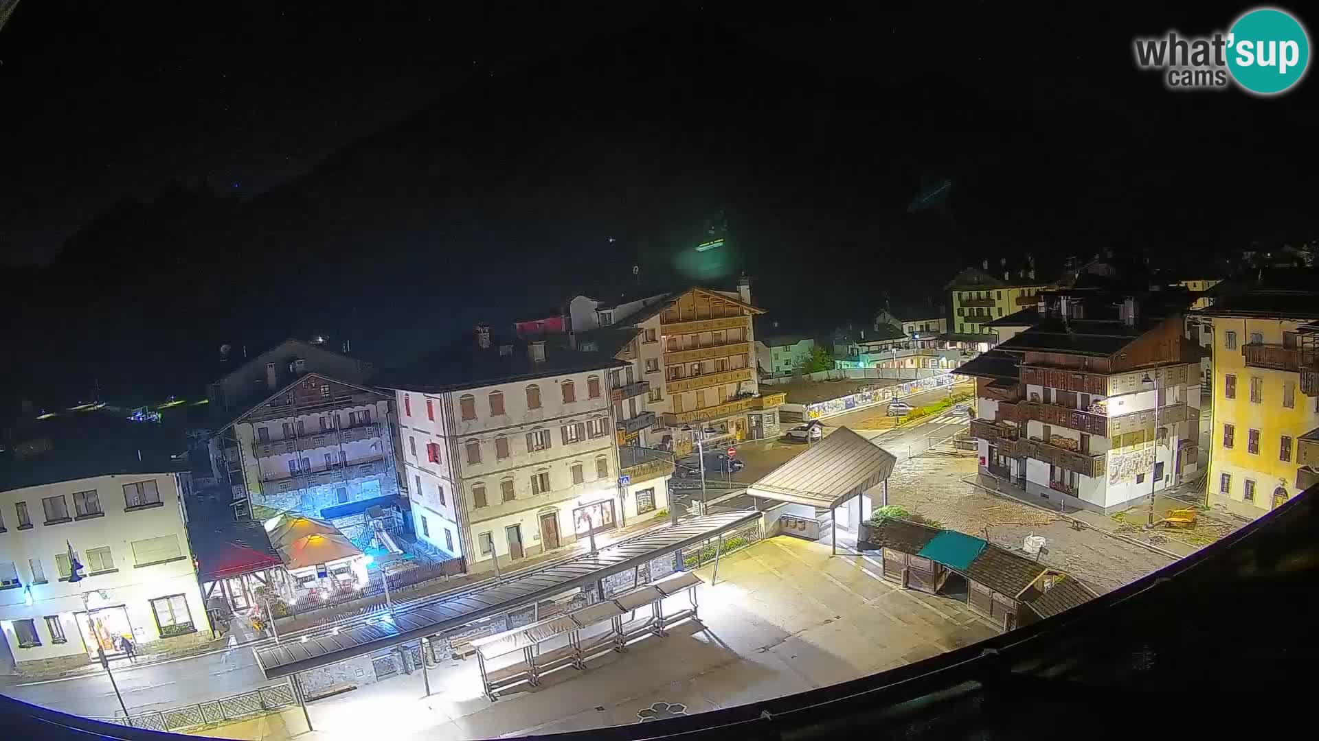 Plaza principal de Forni di Sopra