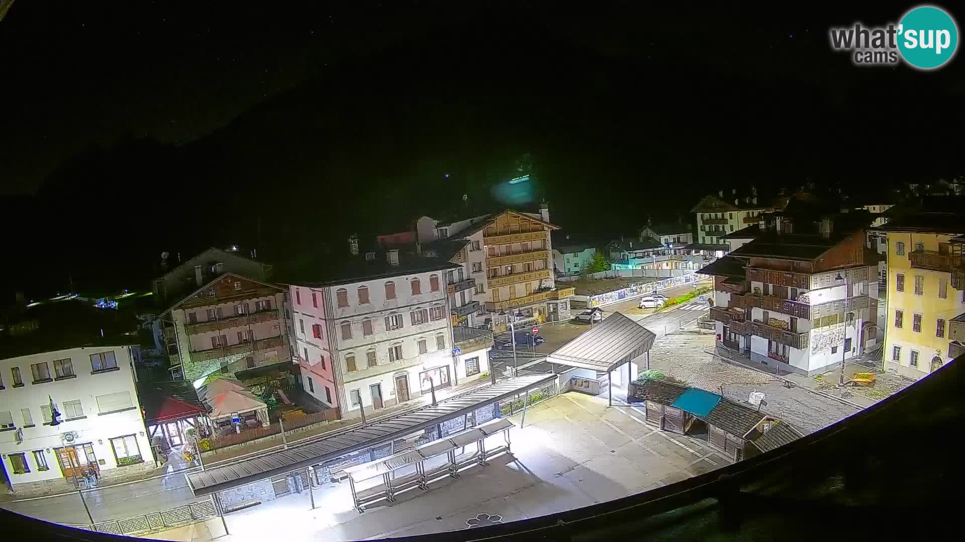 Piazza centrale di Forni di Sopra