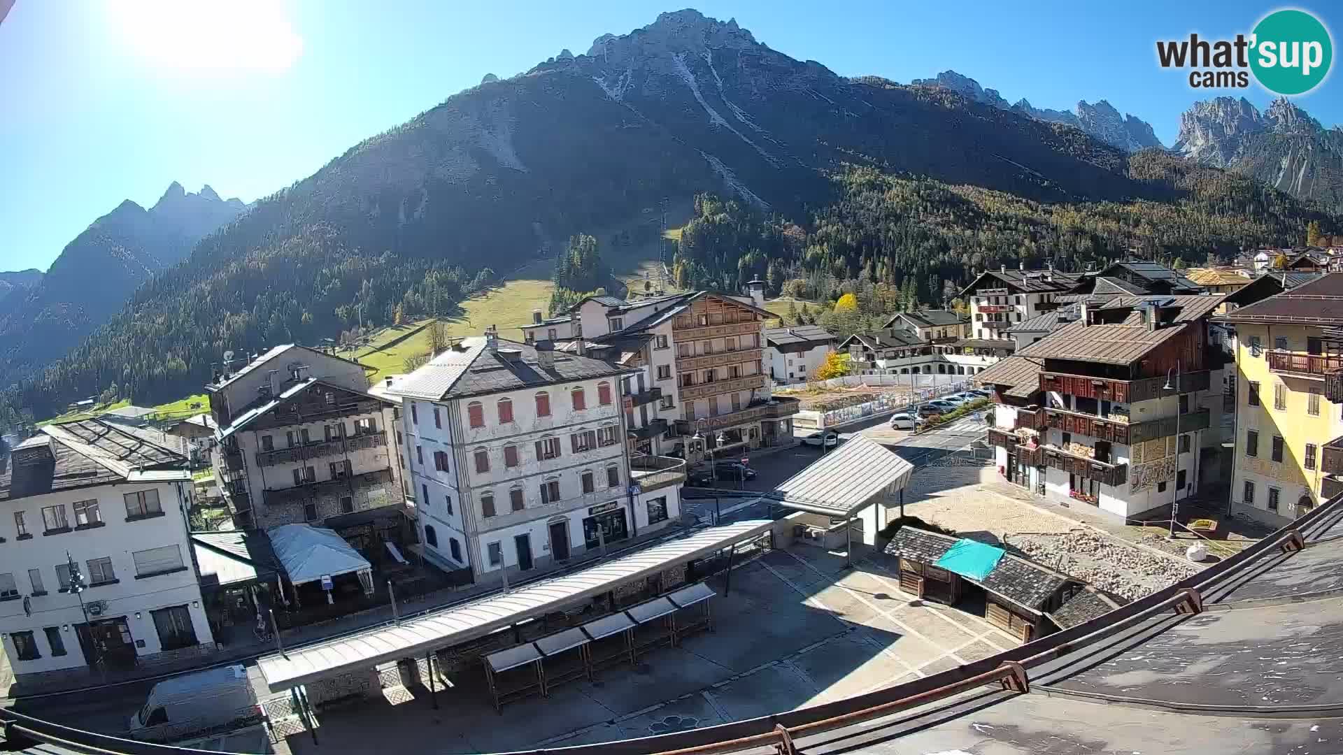 Piazza centrale di Forni di Sopra