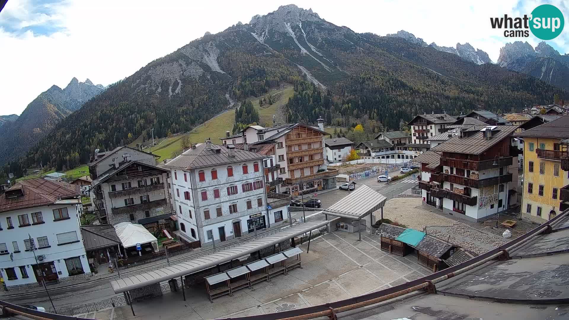 Piazza centrale di Forni di Sopra