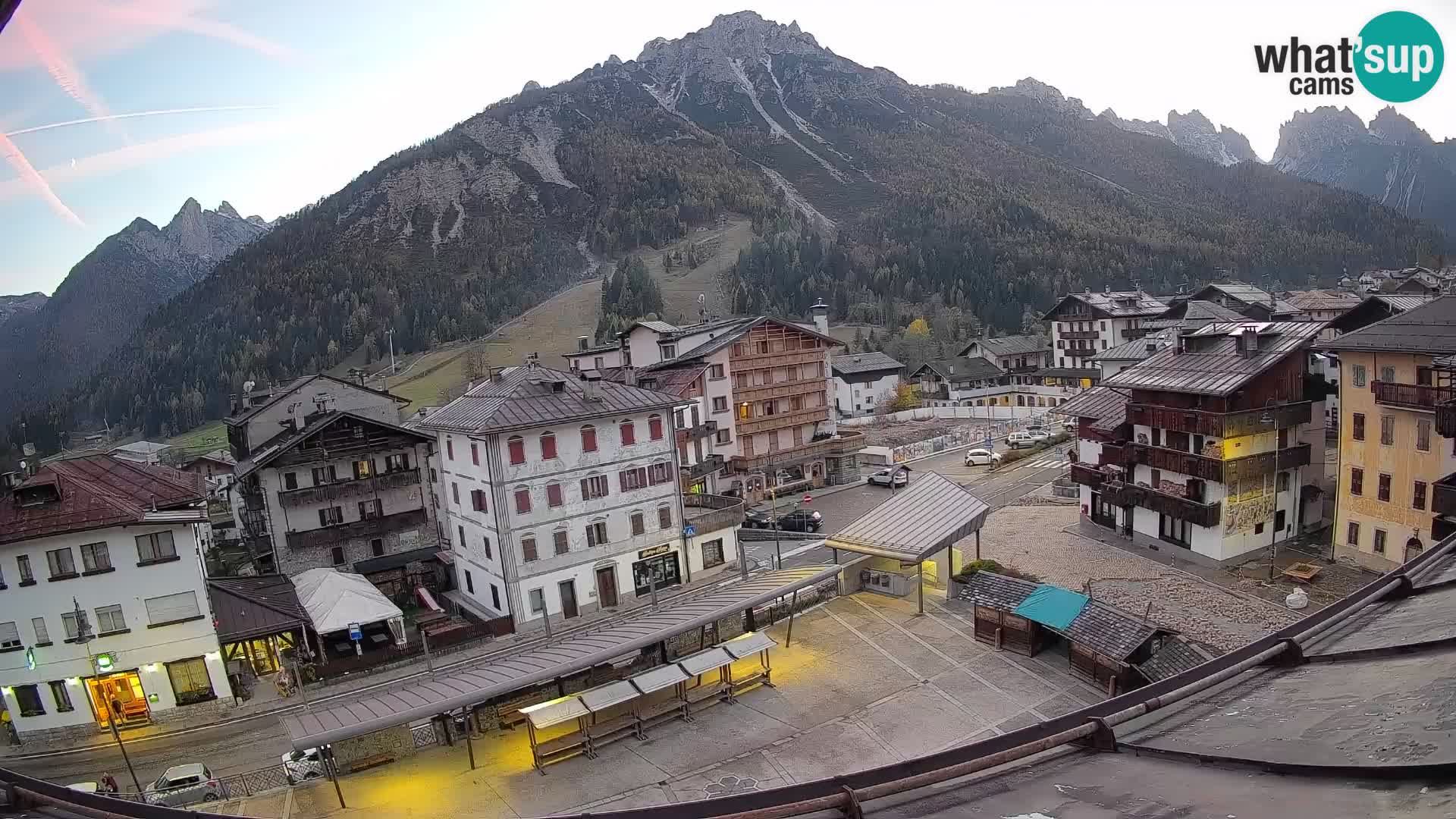 Piazza centrale di Forni di Sopra
