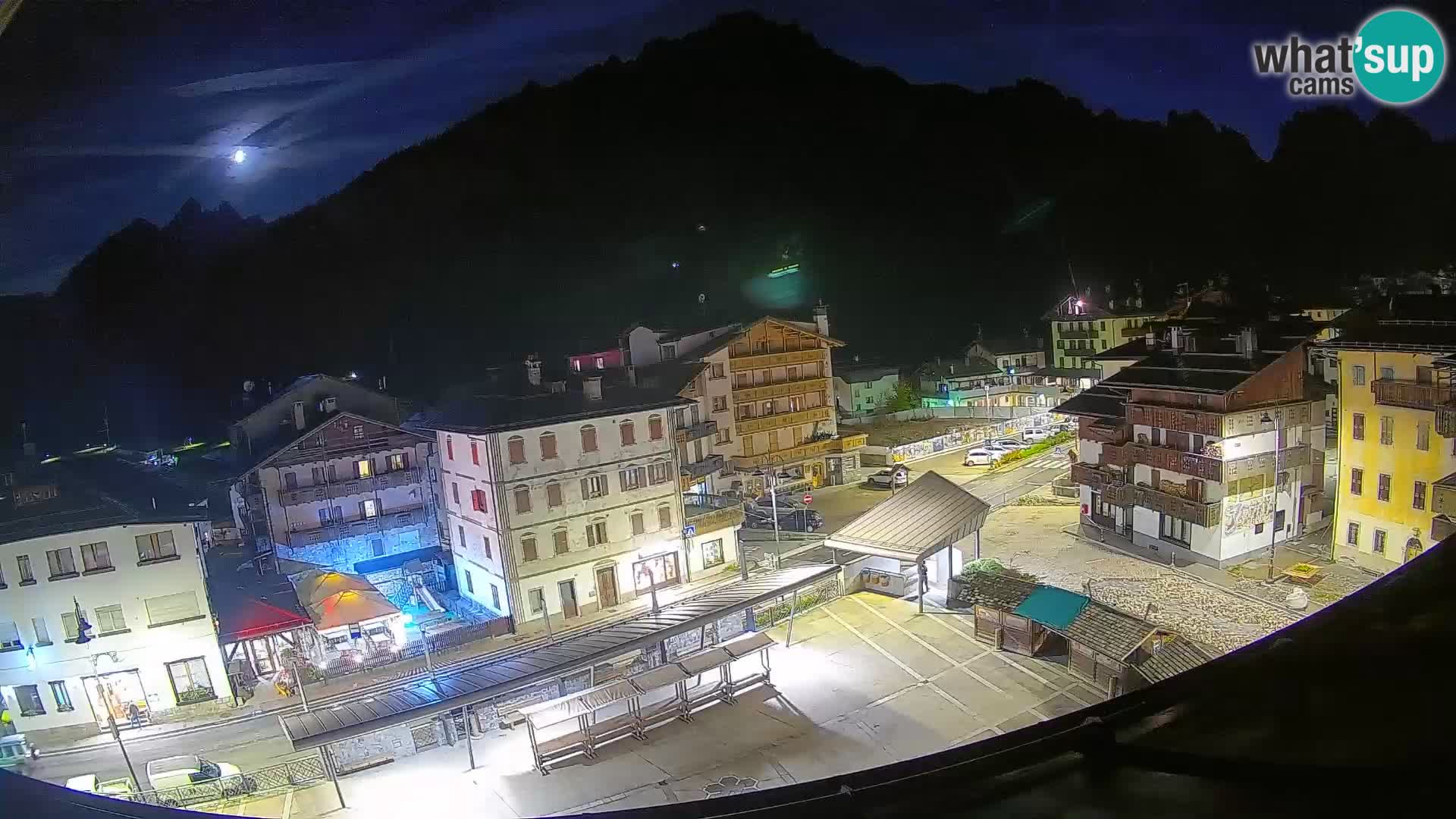 Piazza centrale di Forni di Sopra