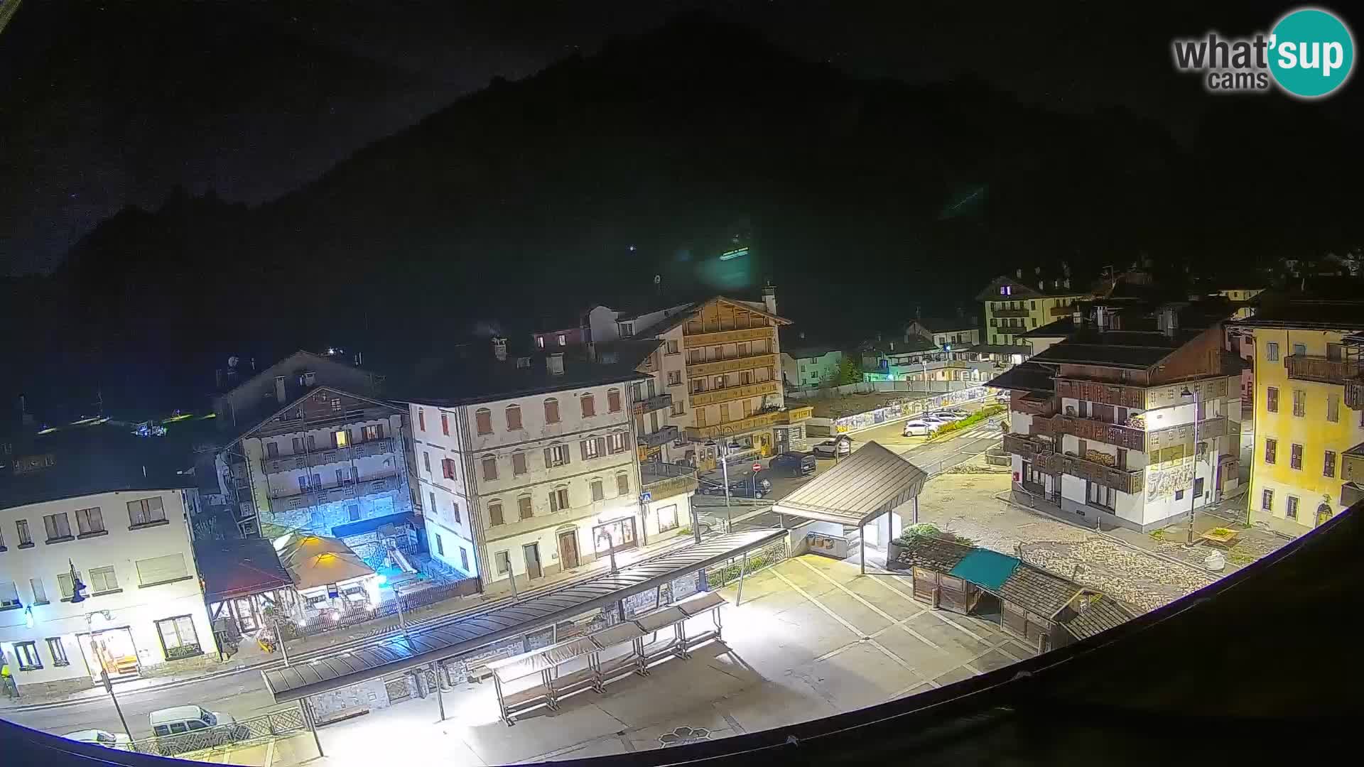 Plaza principal de Forni di Sopra