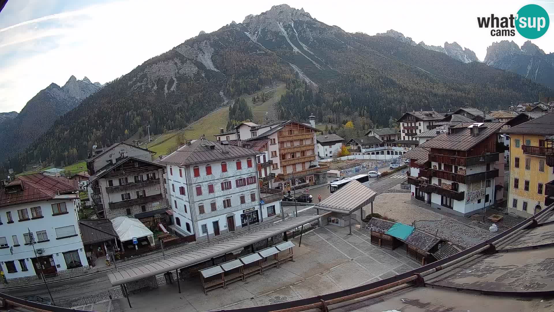 Piazza centrale di Forni di Sopra
