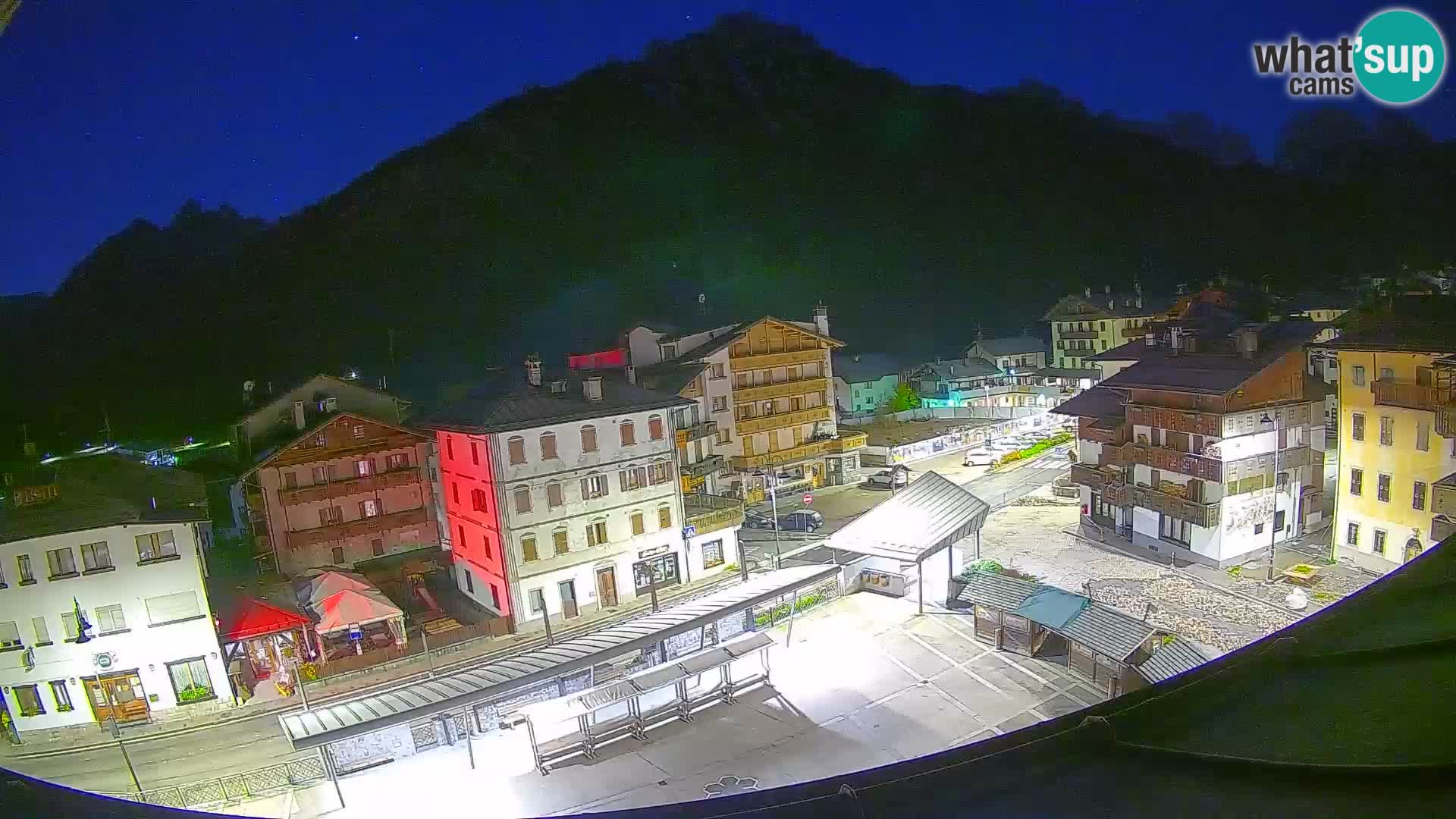 Piazza centrale di Forni di Sopra