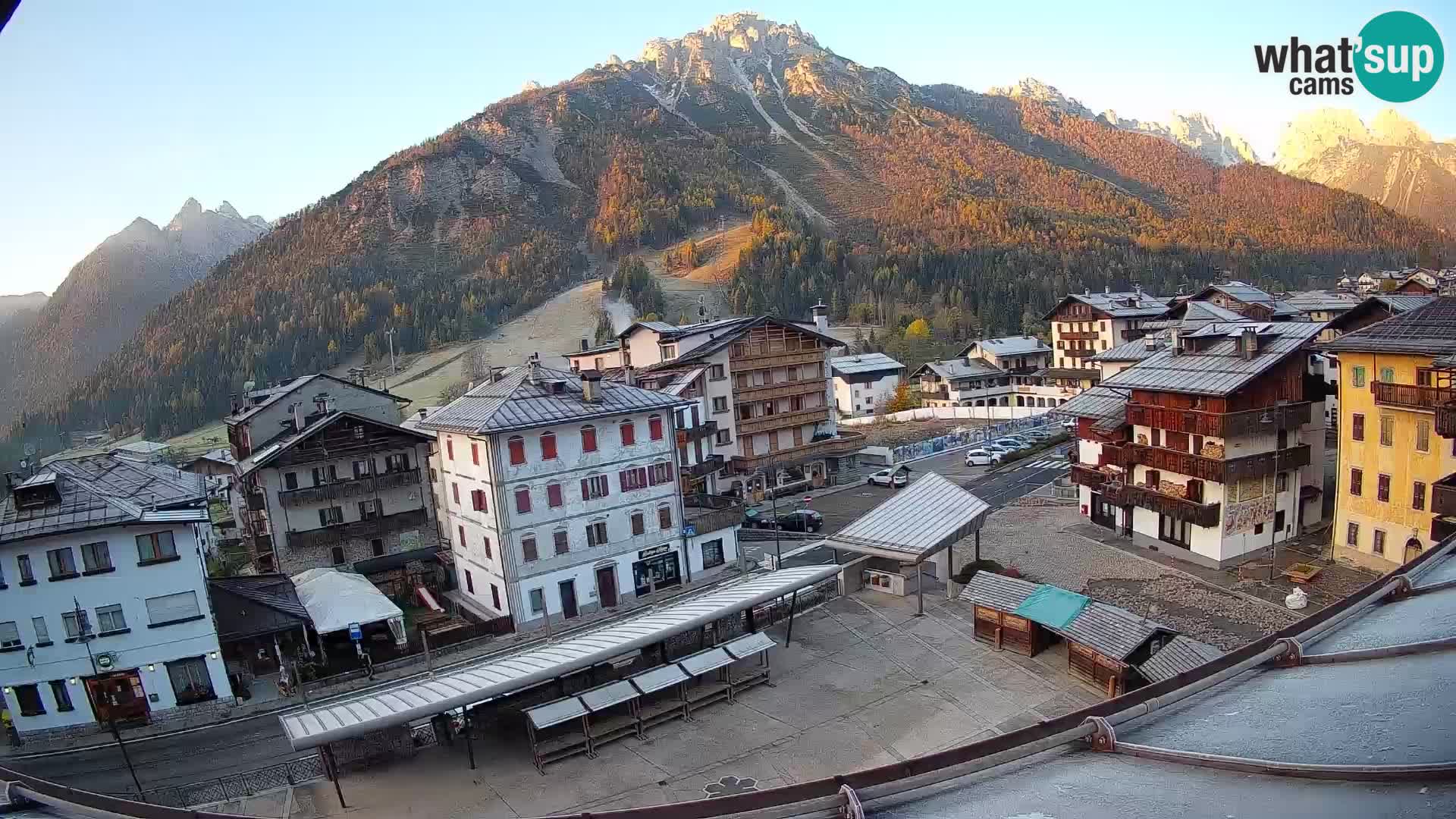 Piazza centrale di Forni di Sopra