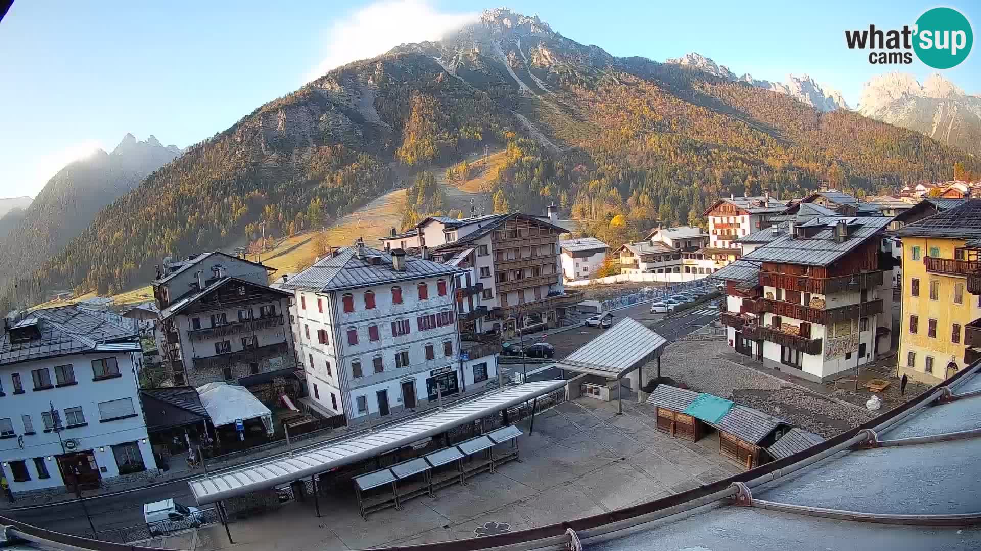 Plaza principal de Forni di Sopra