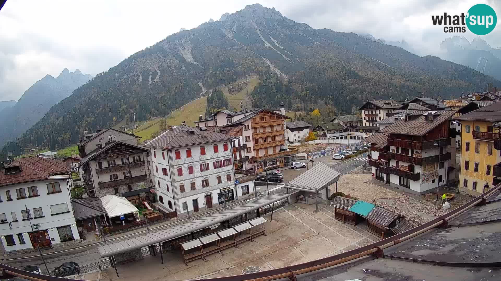 Plaza principal de Forni di Sopra
