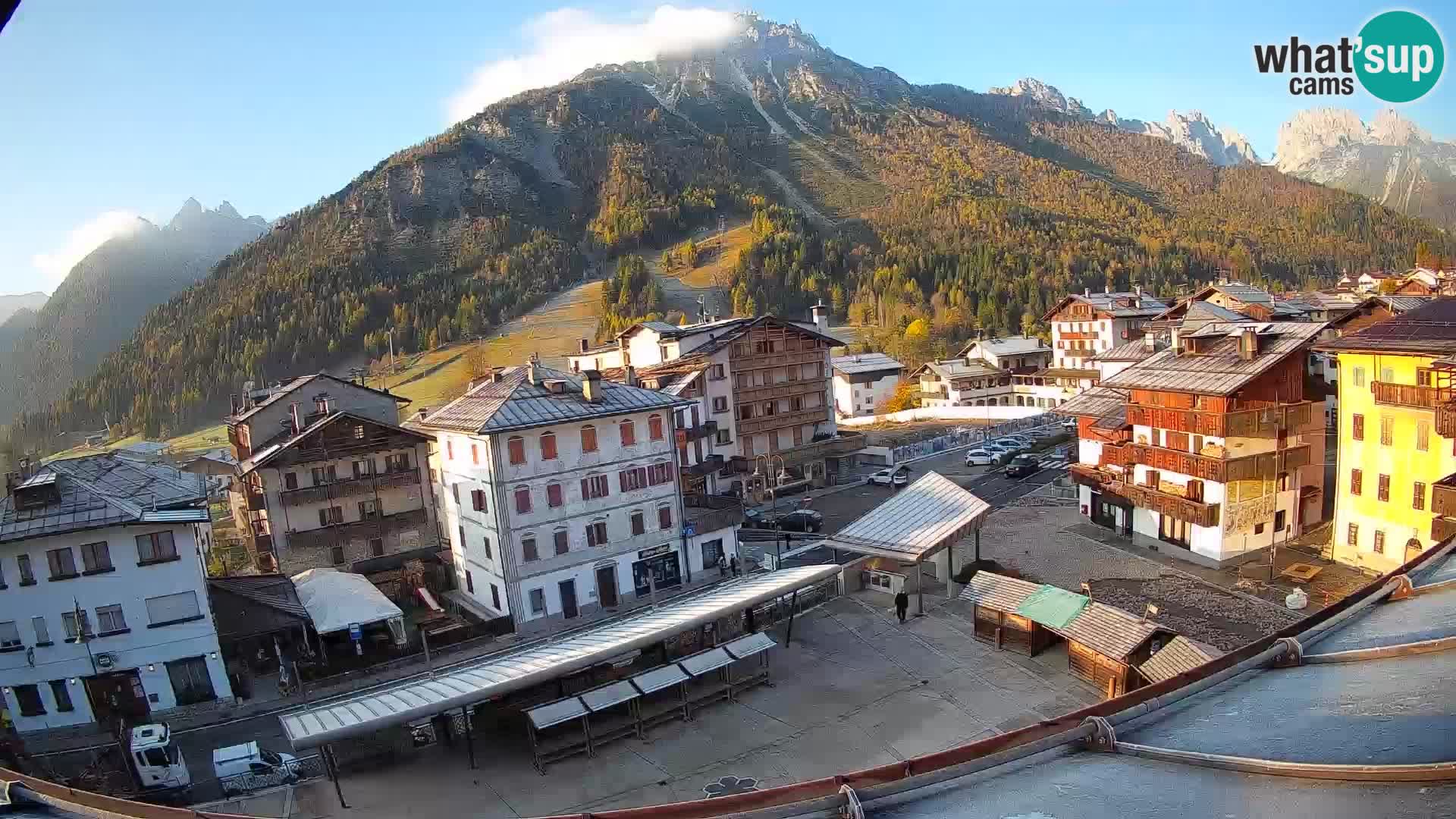 Piazza centrale di Forni di Sopra