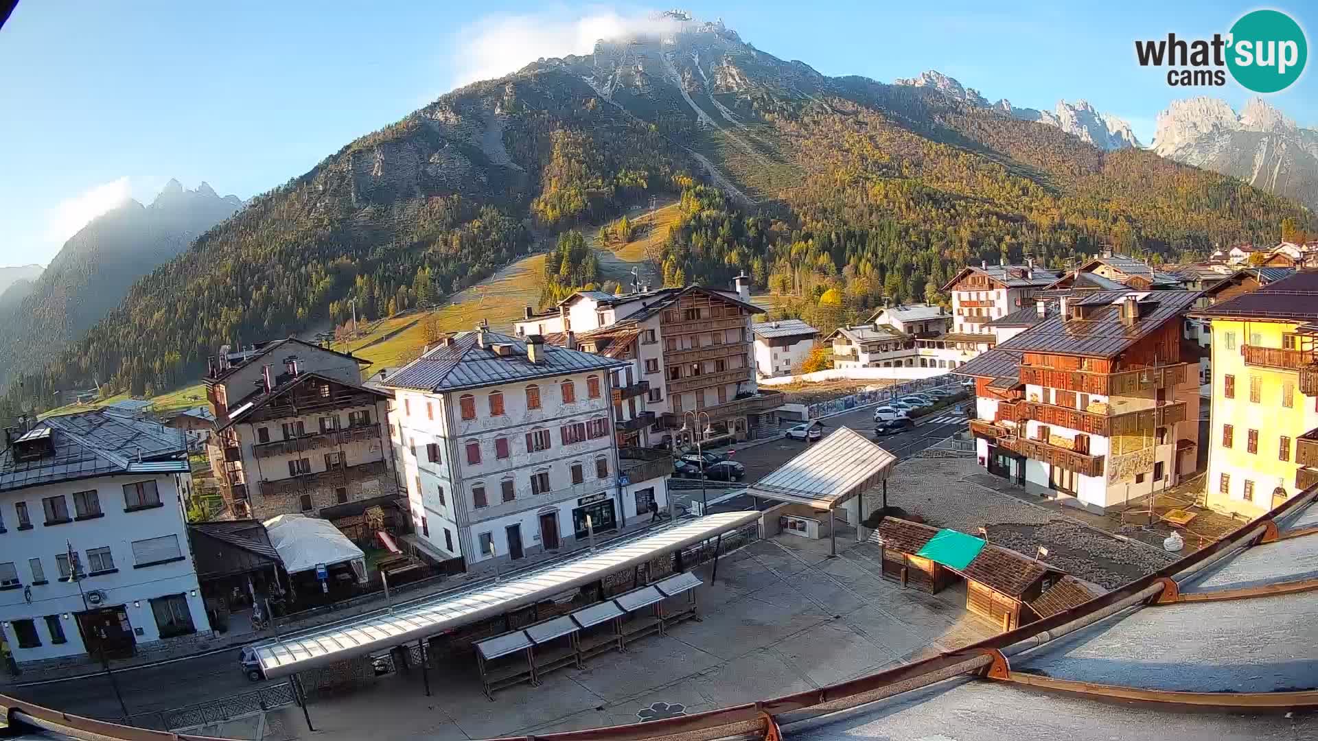 Piazza centrale di Forni di Sopra