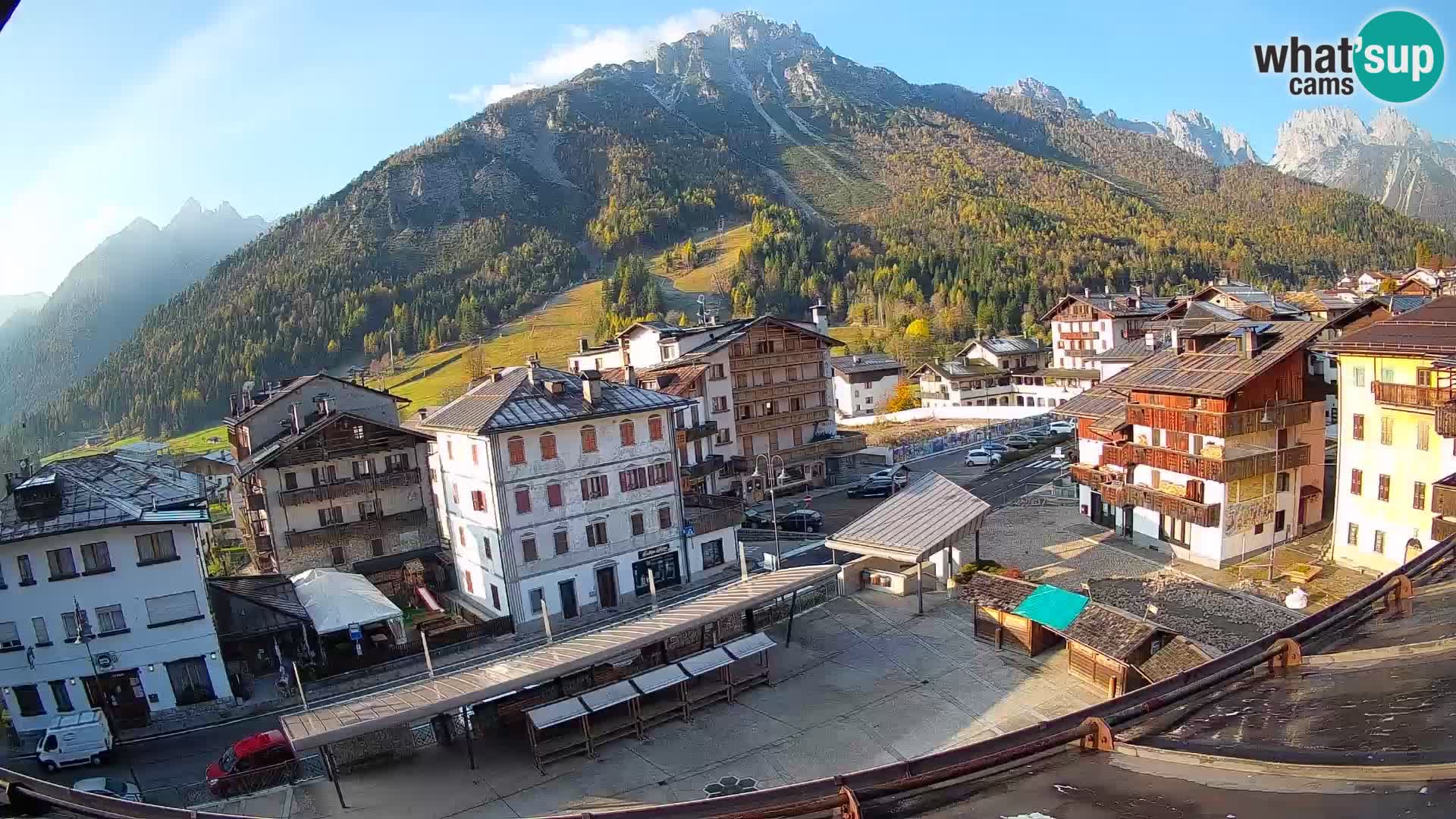 Plaza principal de Forni di Sopra