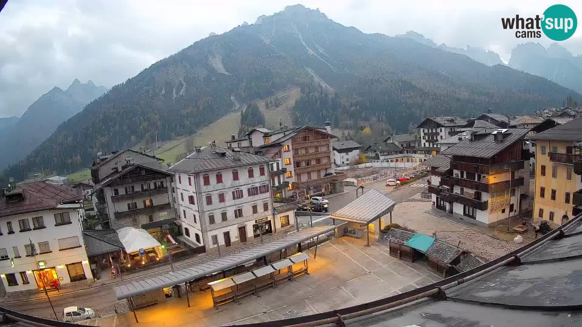 Plaza principal de Forni di Sopra