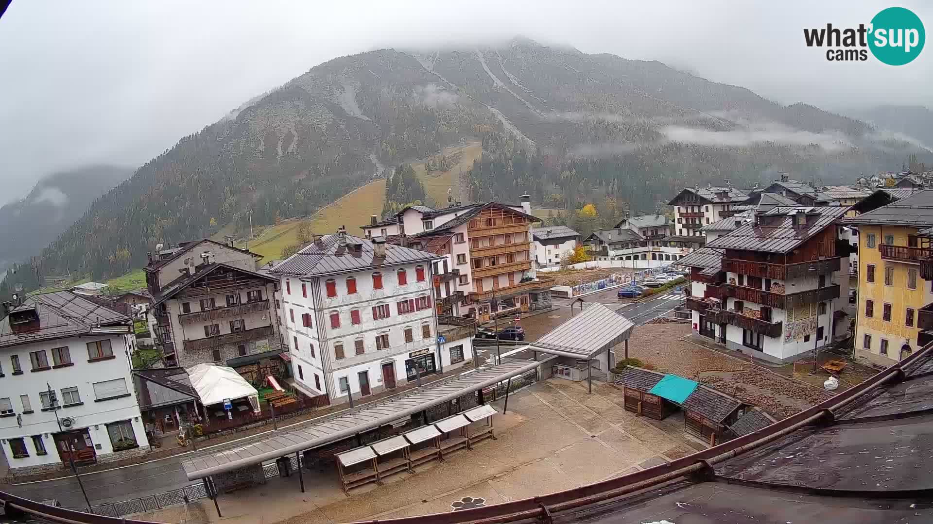 Plaza principal de Forni di Sopra