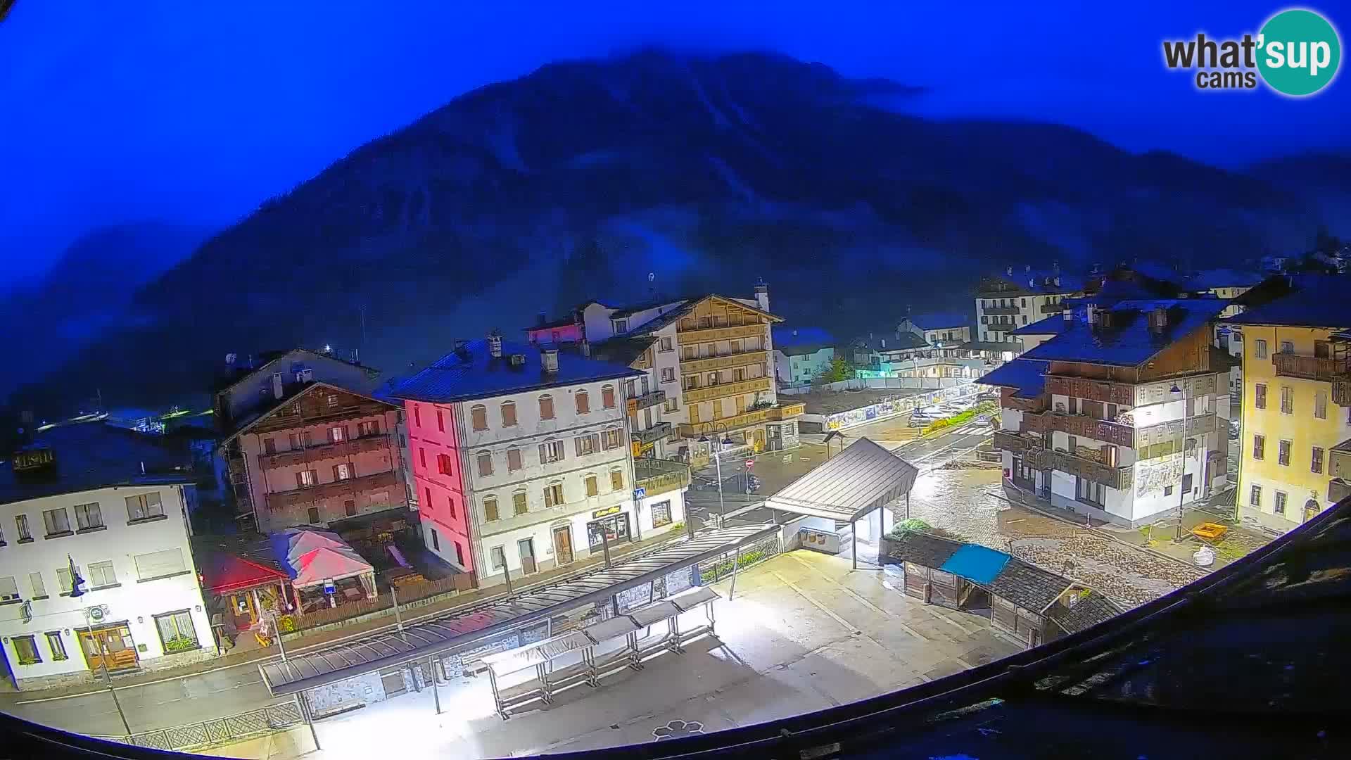 Piazza centrale di Forni di Sopra