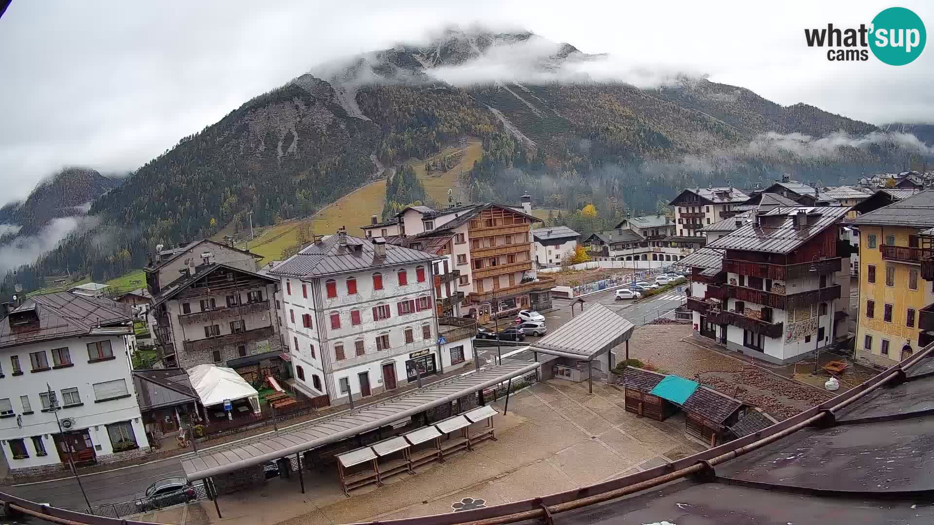 Plaza principal de Forni di Sopra
