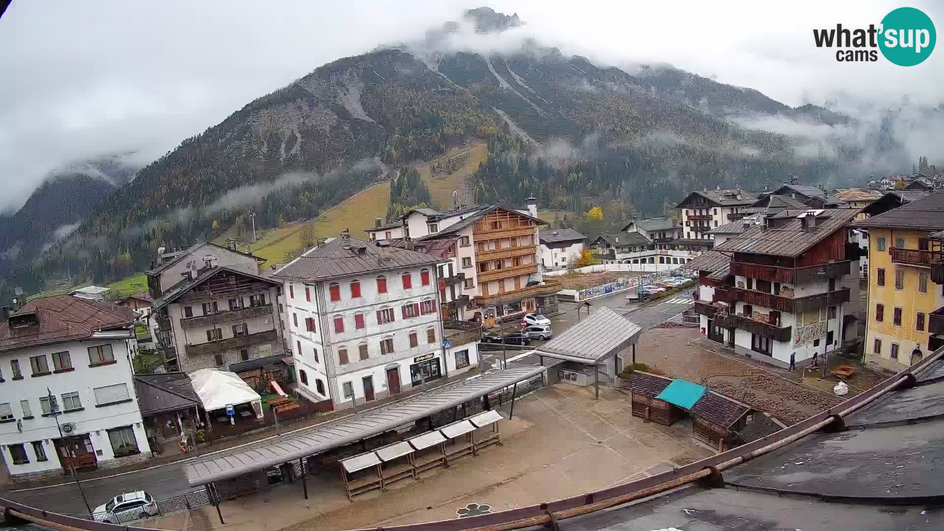 Plaza principal de Forni di Sopra