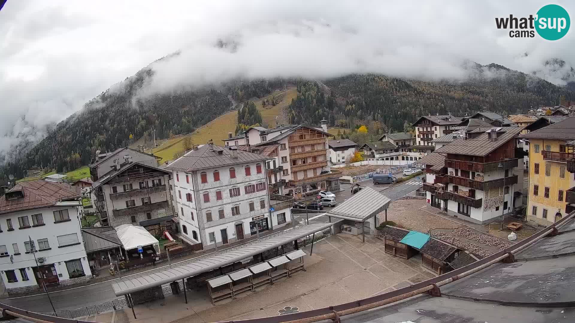 Plaza principal de Forni di Sopra
