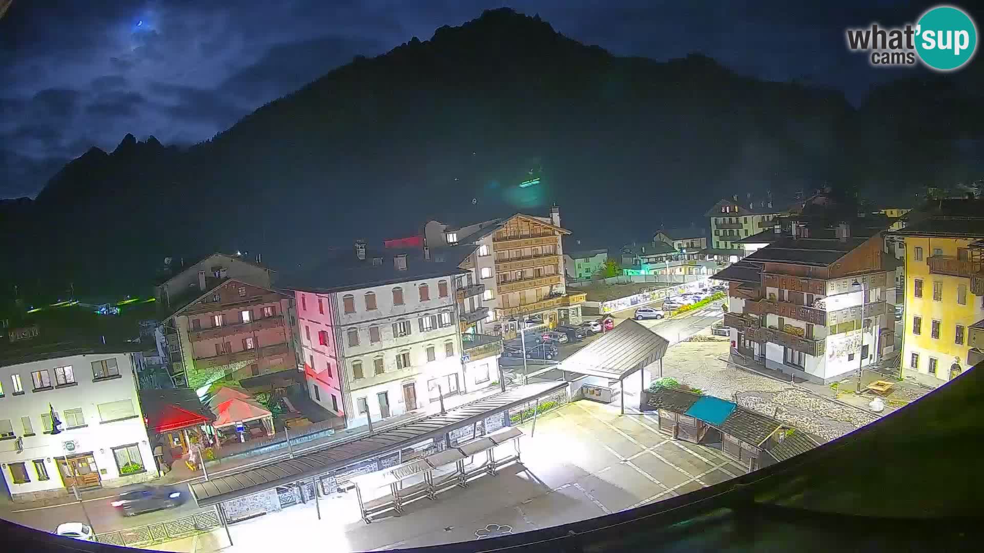 Piazza centrale di Forni di Sopra