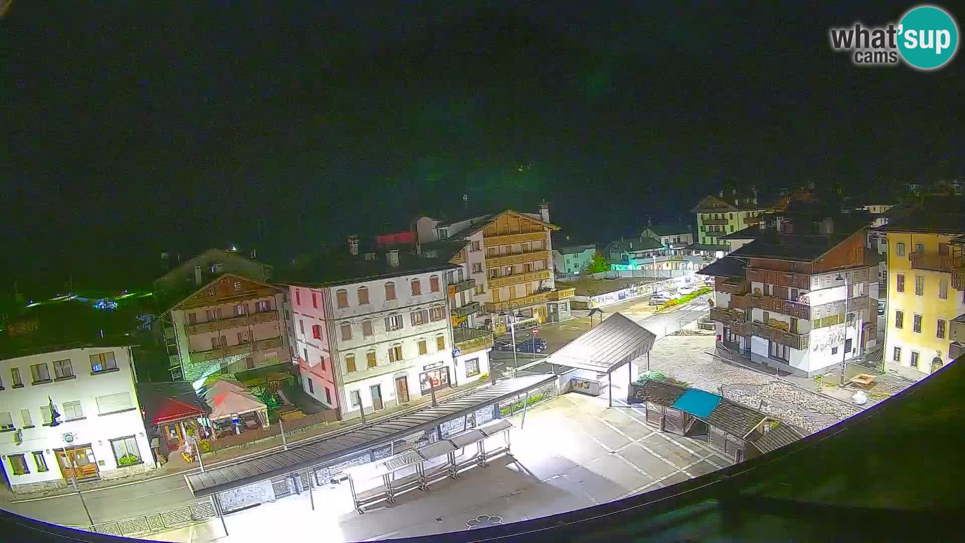 Plaza principal de Forni di Sopra