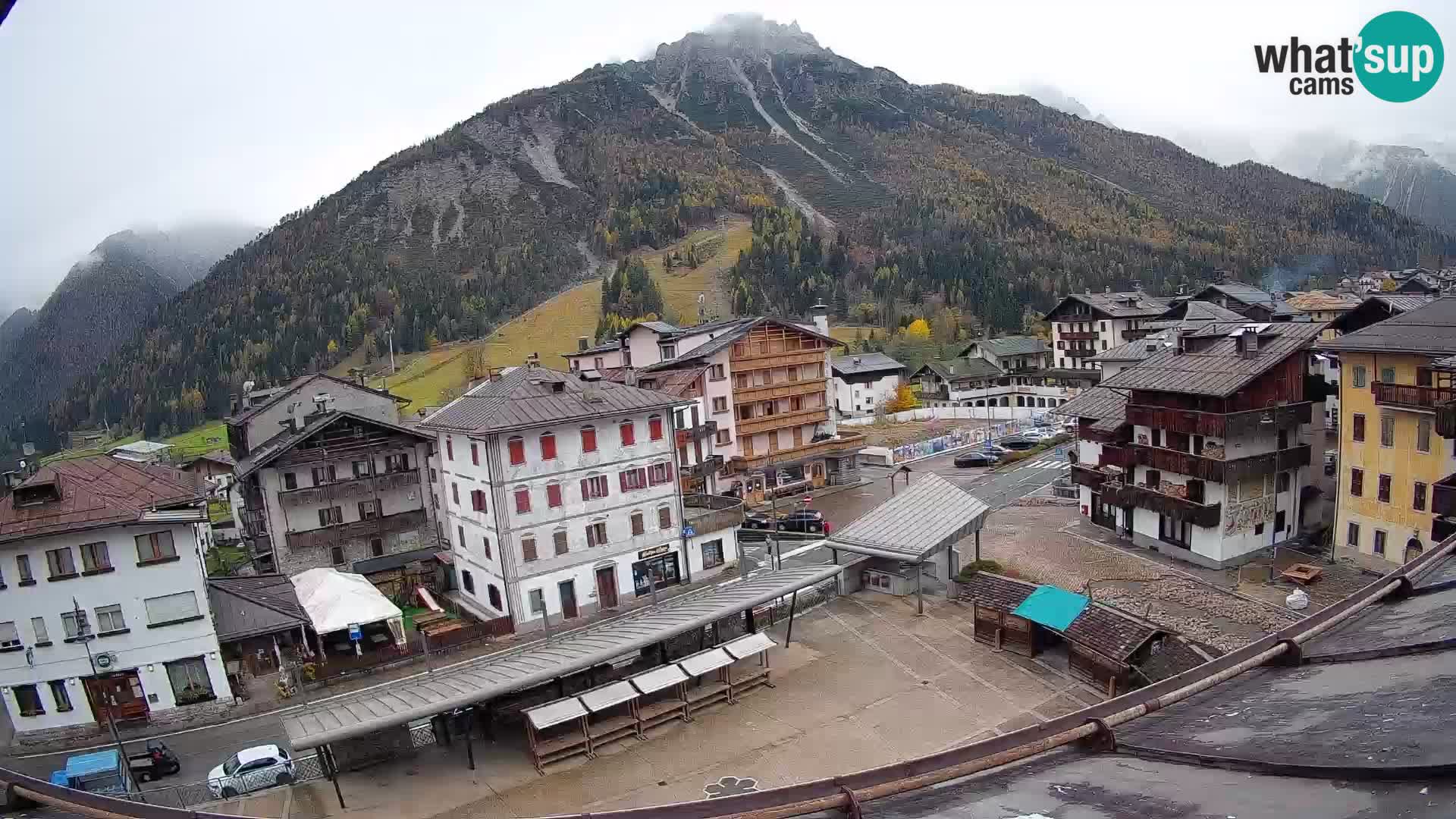 Plaza principal de Forni di Sopra