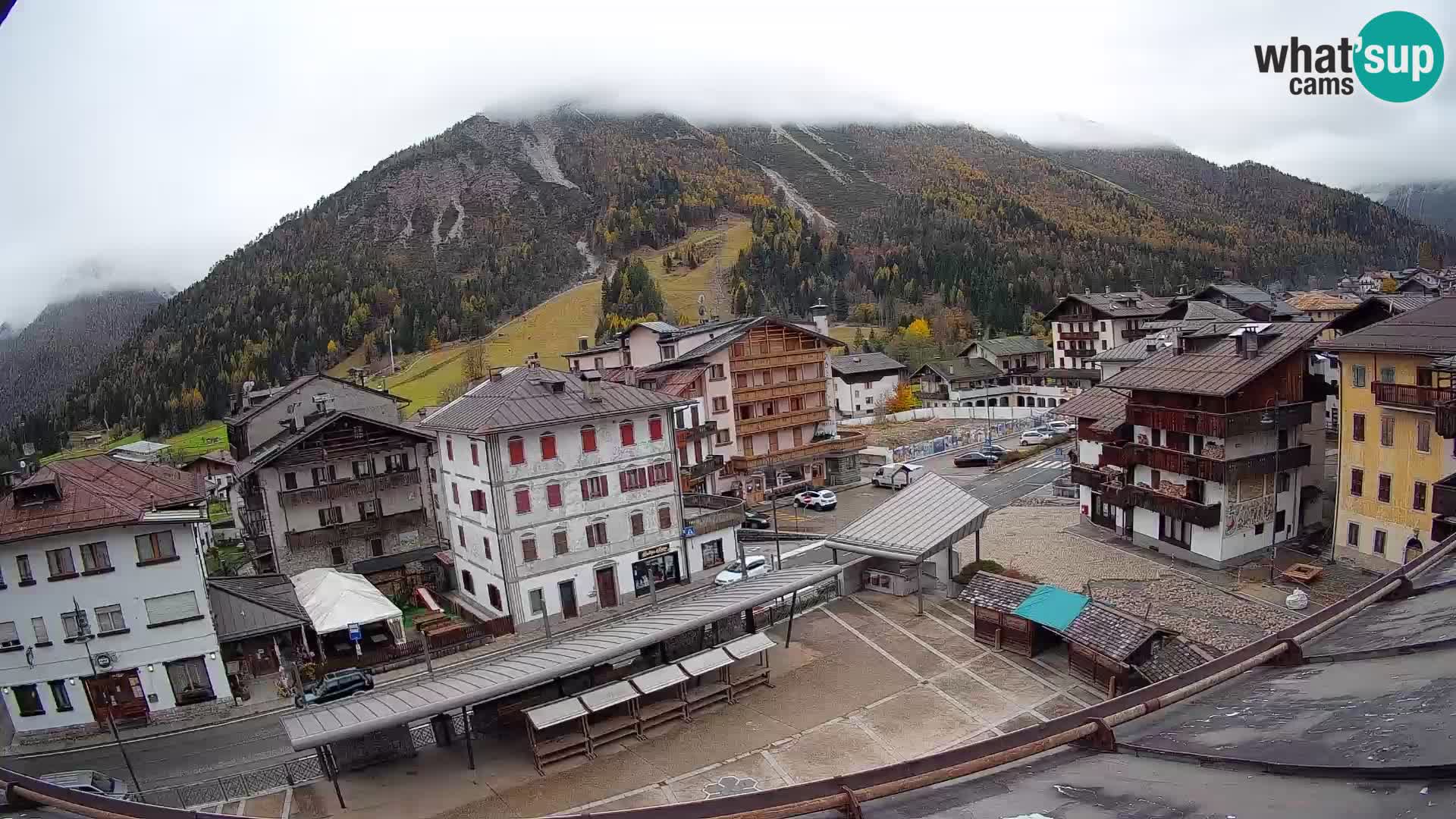 Plaza principal de Forni di Sopra