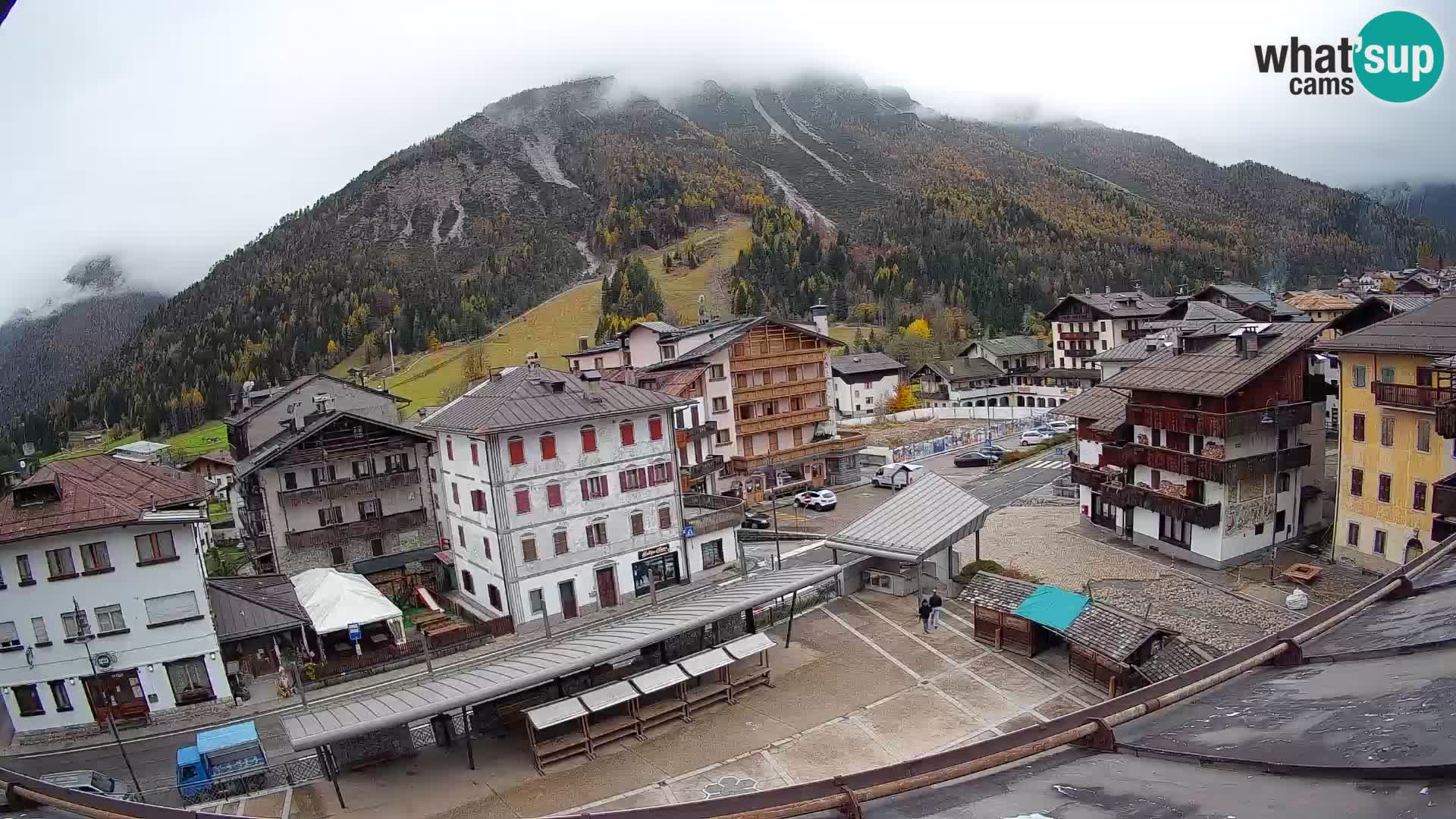 Plaza principal de Forni di Sopra