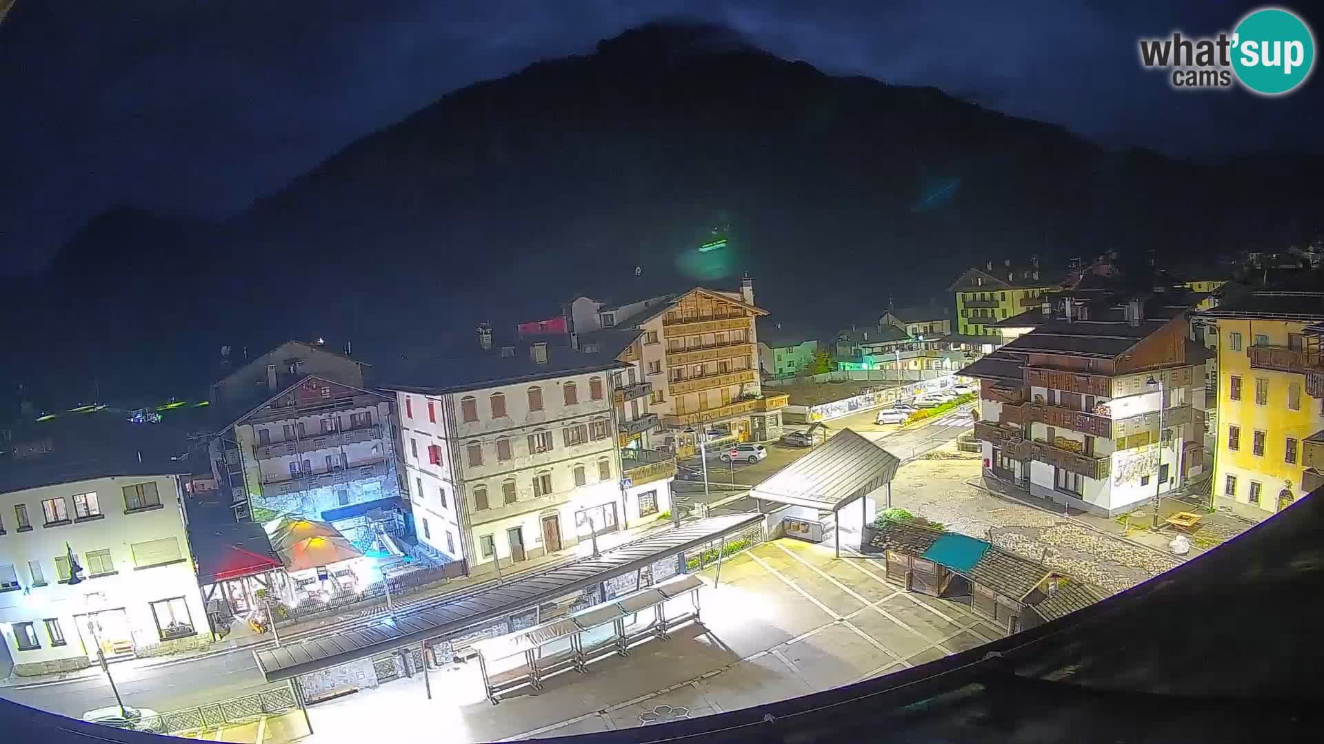 Piazza centrale di Forni di Sopra