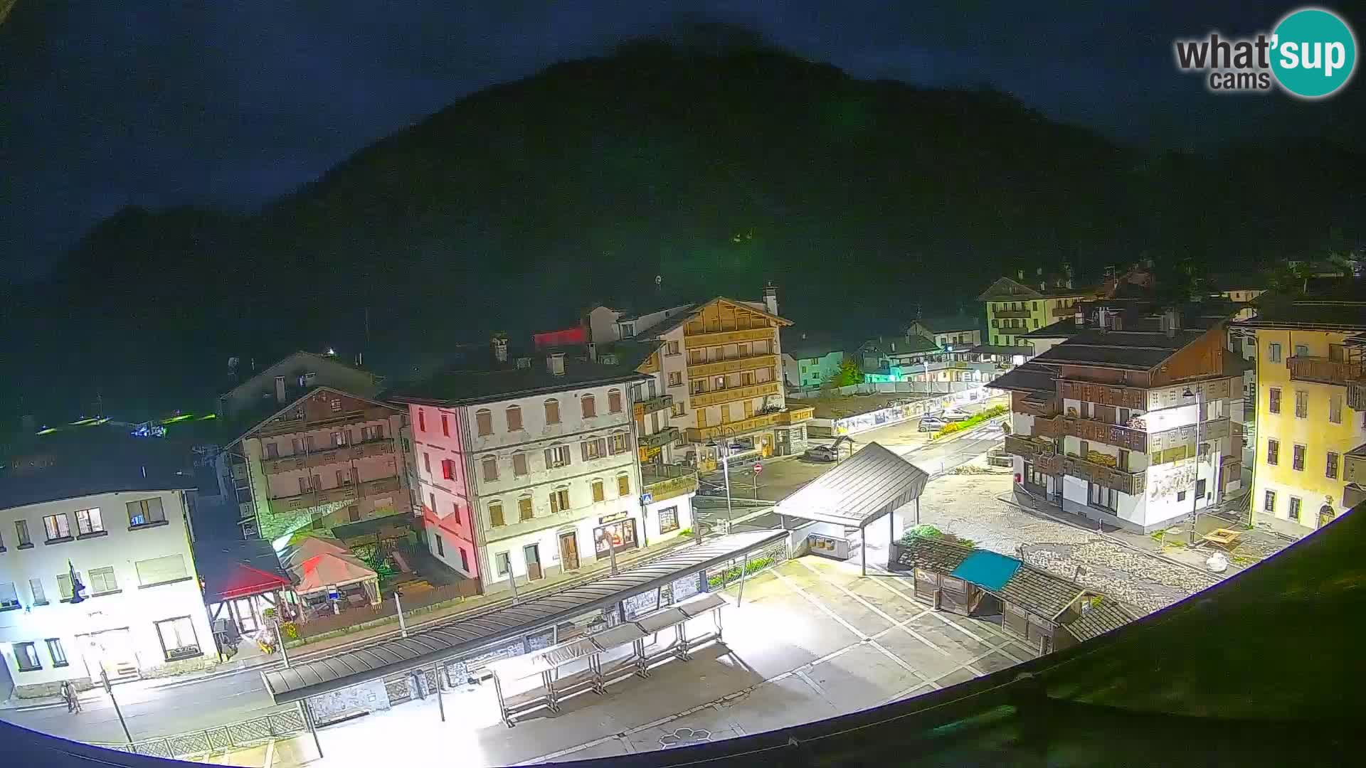 Piazza centrale di Forni di Sopra