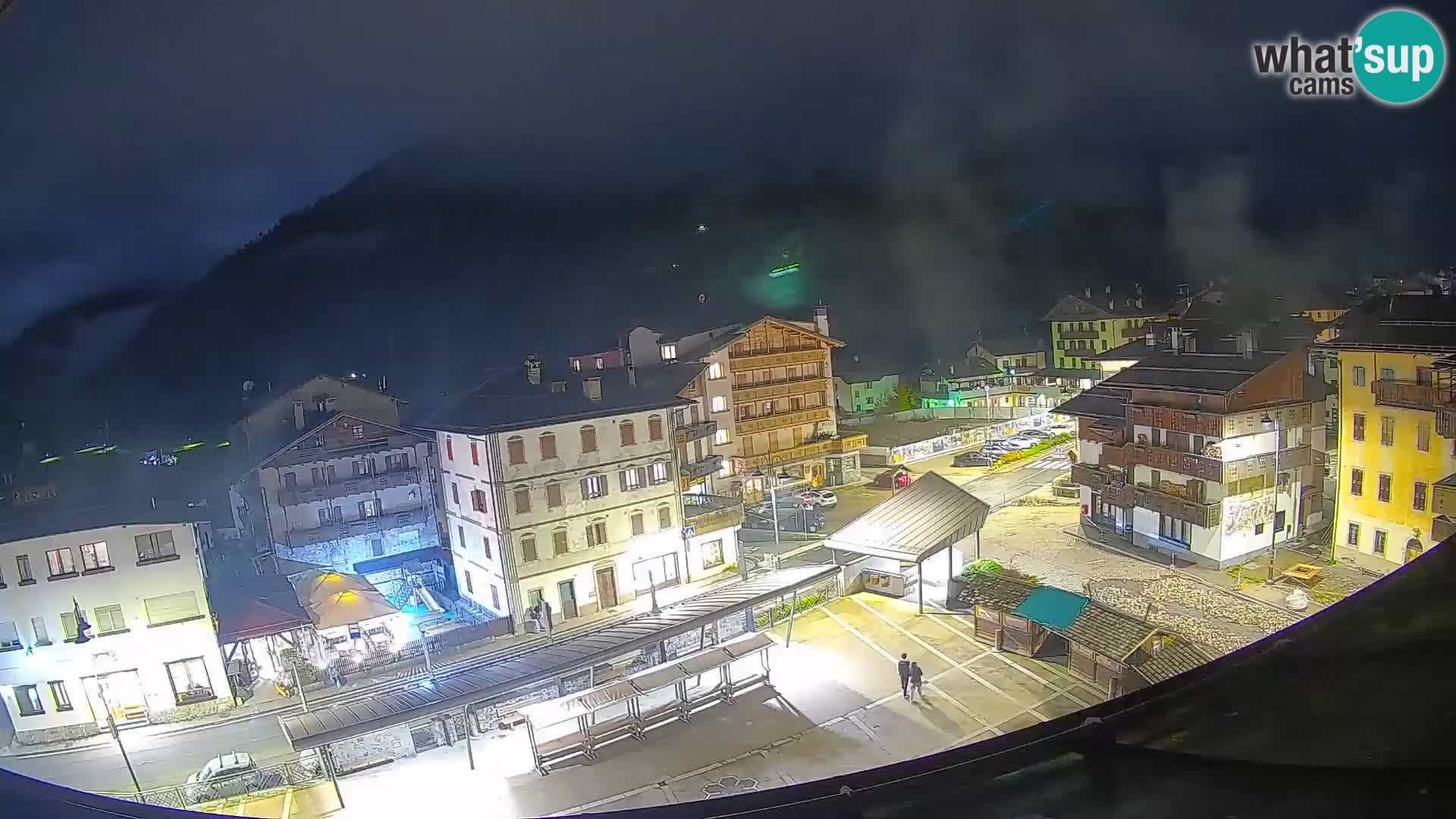 Plaza principal de Forni di Sopra