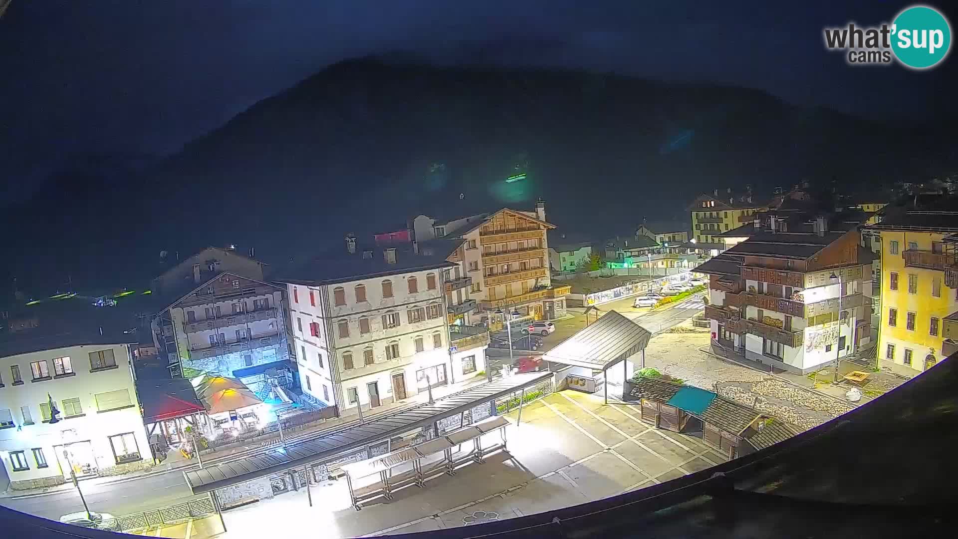 Plaza principal de Forni di Sopra