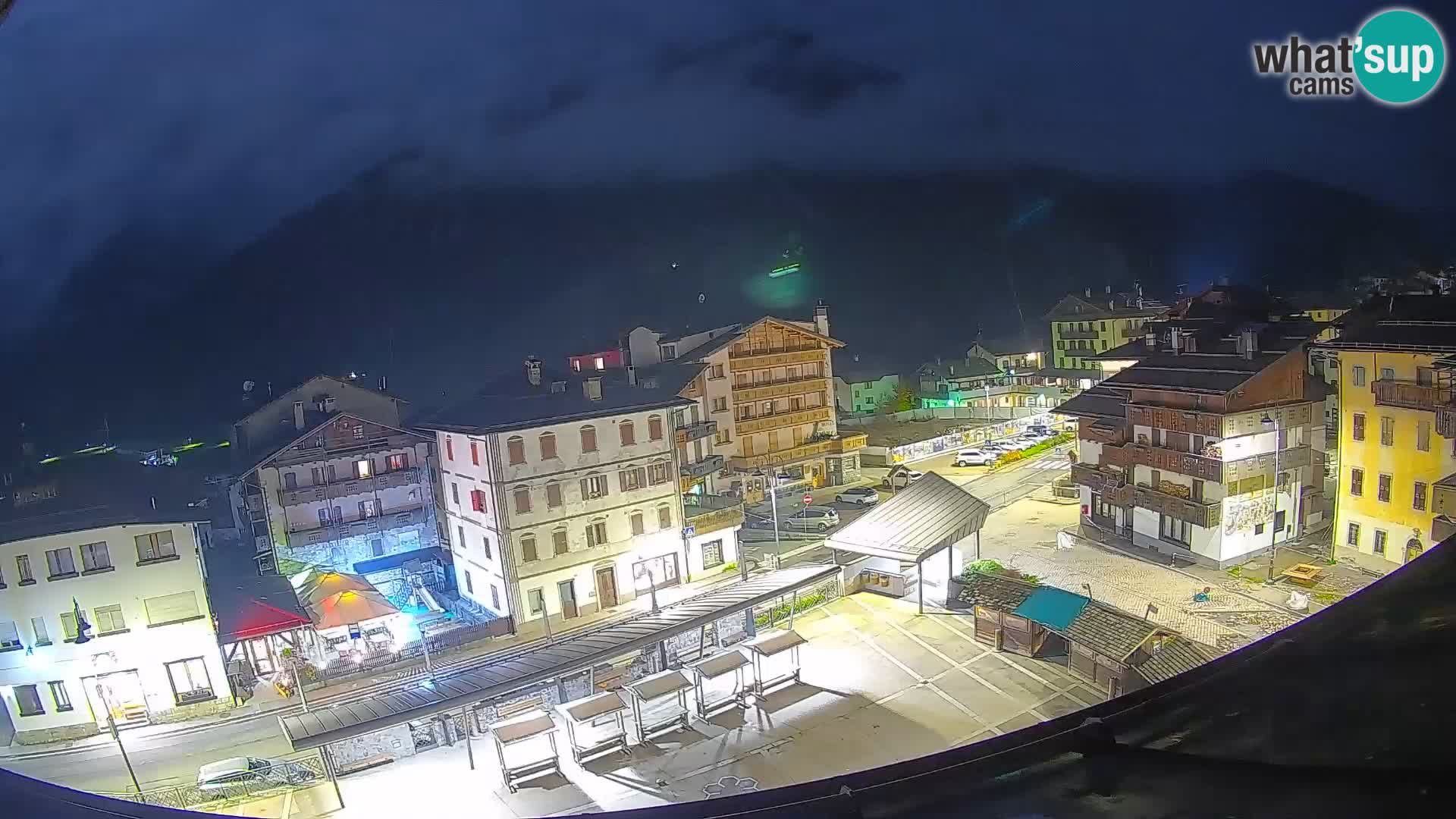 Piazza centrale di Forni di Sopra