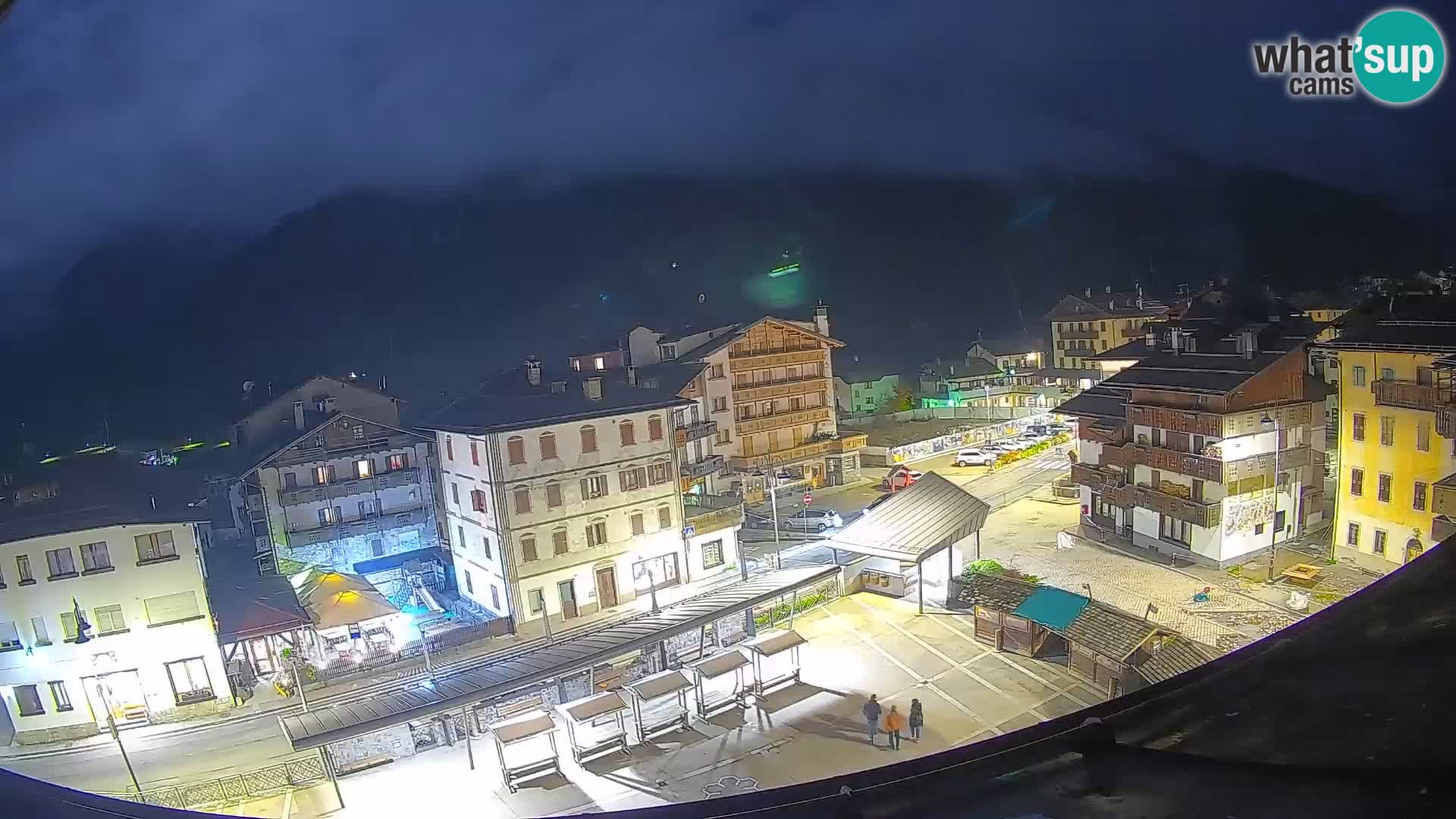 Piazza centrale di Forni di Sopra